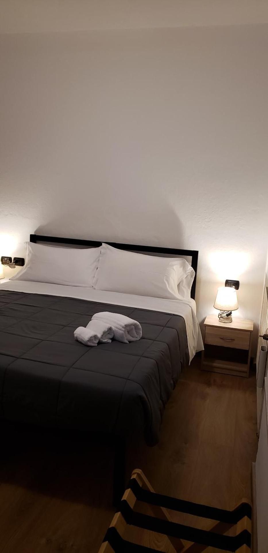 Double or Twin Room with Lake View