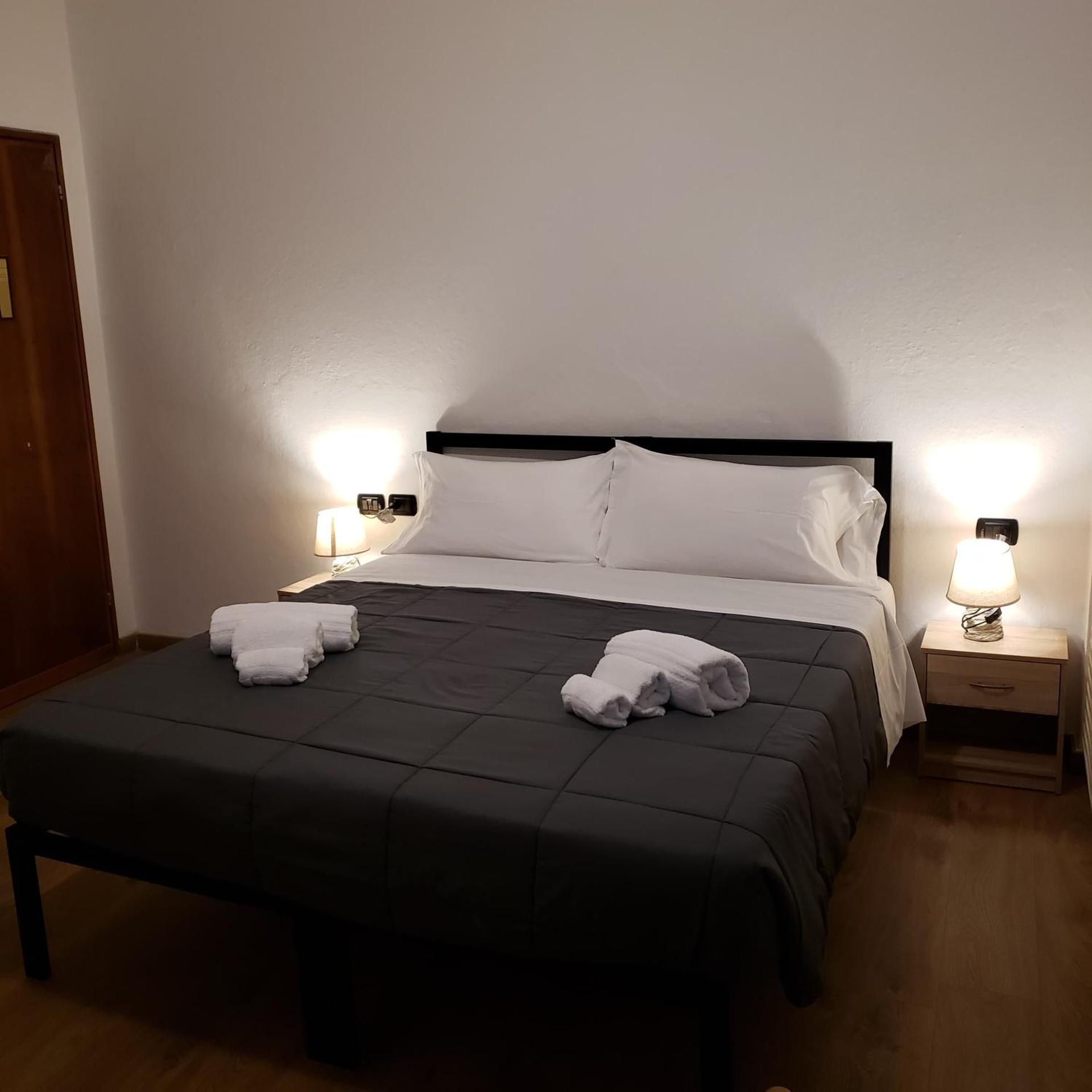 Double or Twin Room with Lake View
