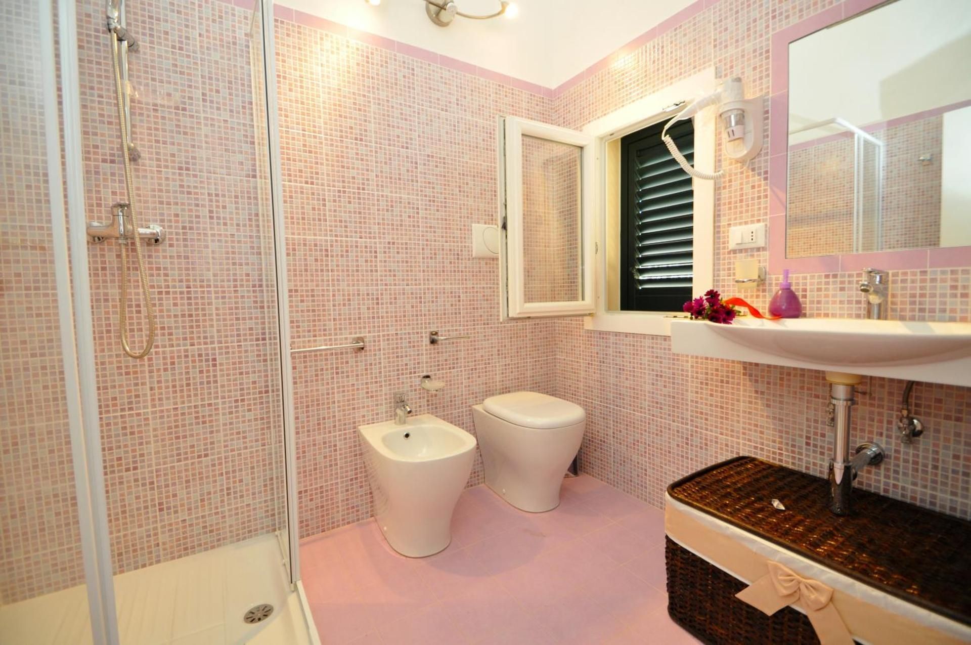 Palazzo Vaglio Twin Room with Private Bathroom 2