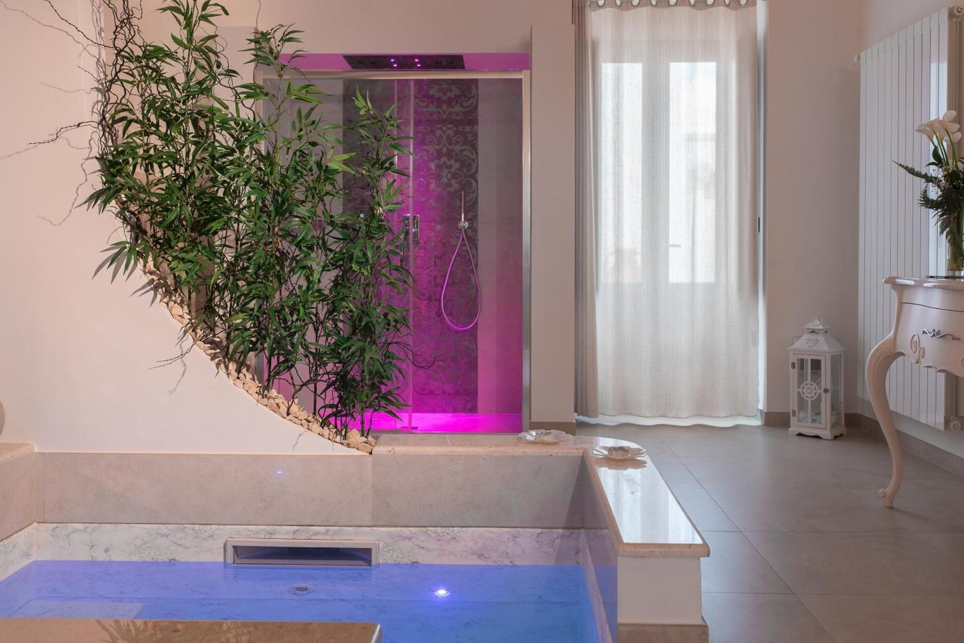 Donna Fiora Antica Dimora Queen Suite with Pool View