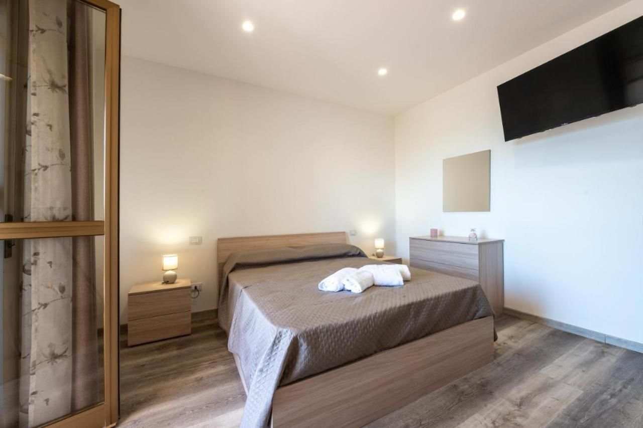 Four-Bedroom Deluxe Apartment
