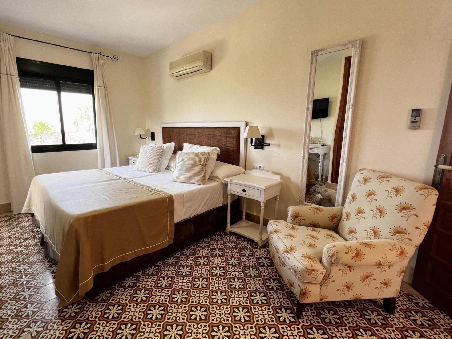 Double or Twin Room with Balcony and Sea View