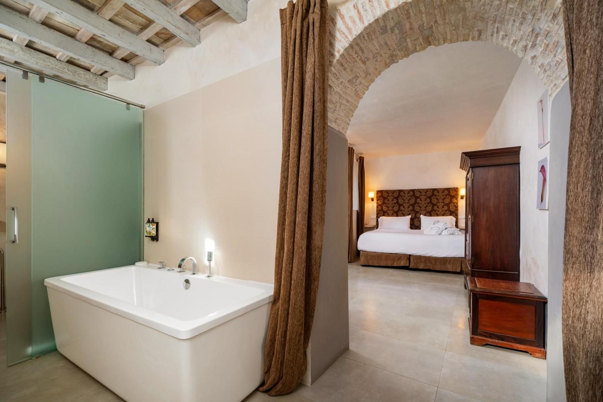 Exclusive Room