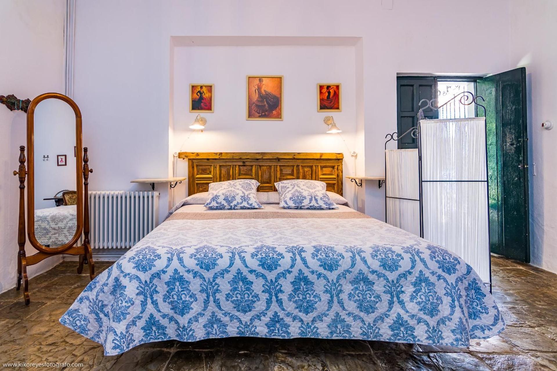 Queen Room with Garden View