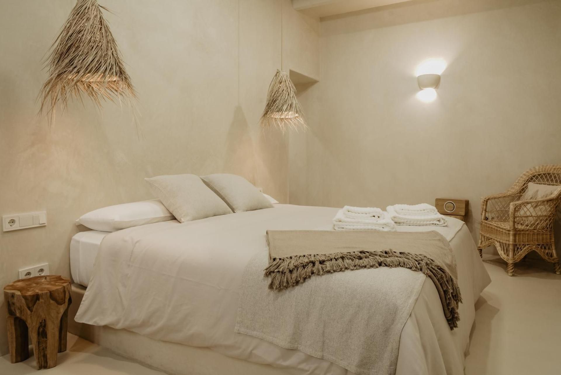 Deluxe King Room with Bath