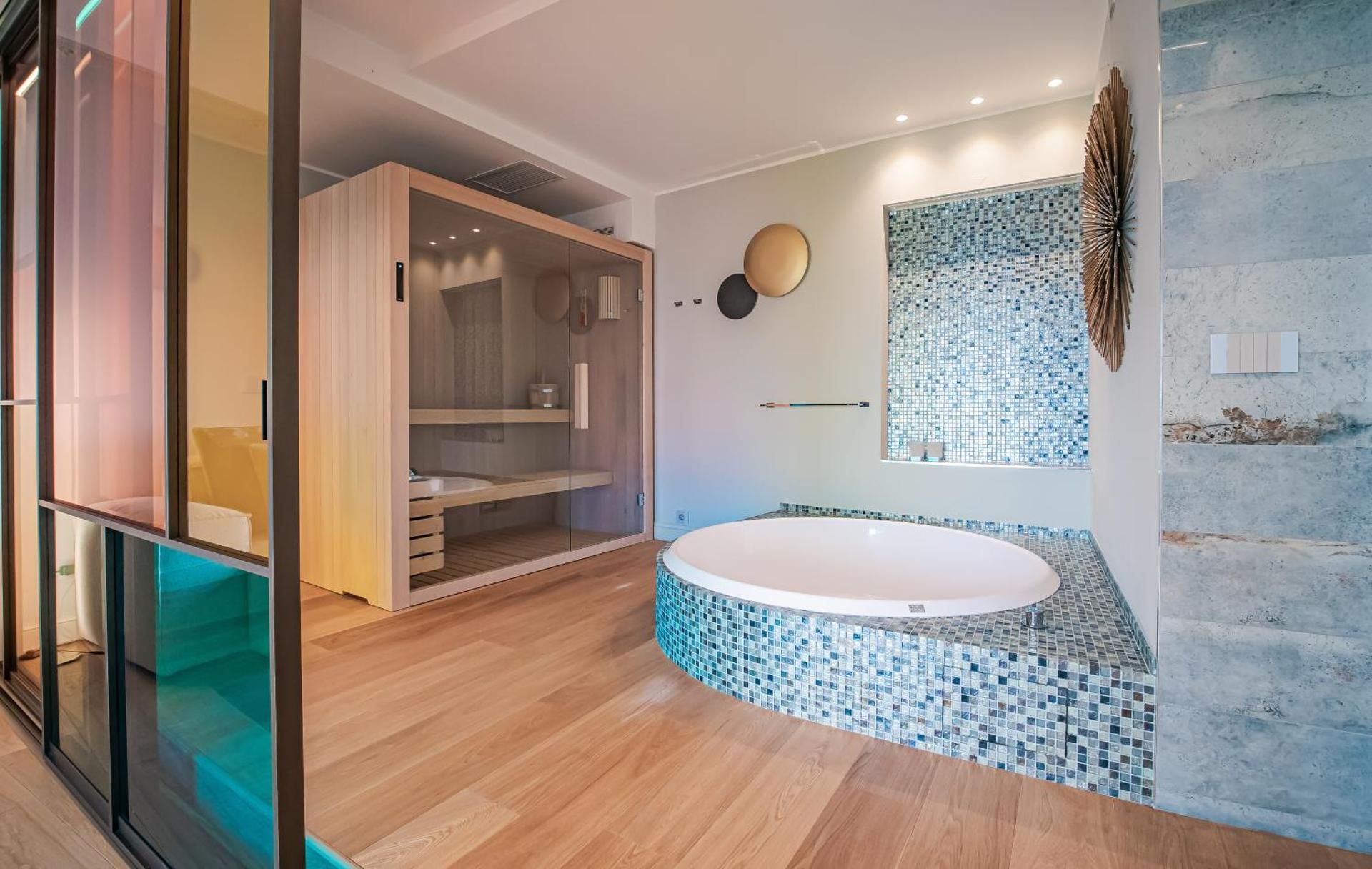 Suite with Spa Bath
