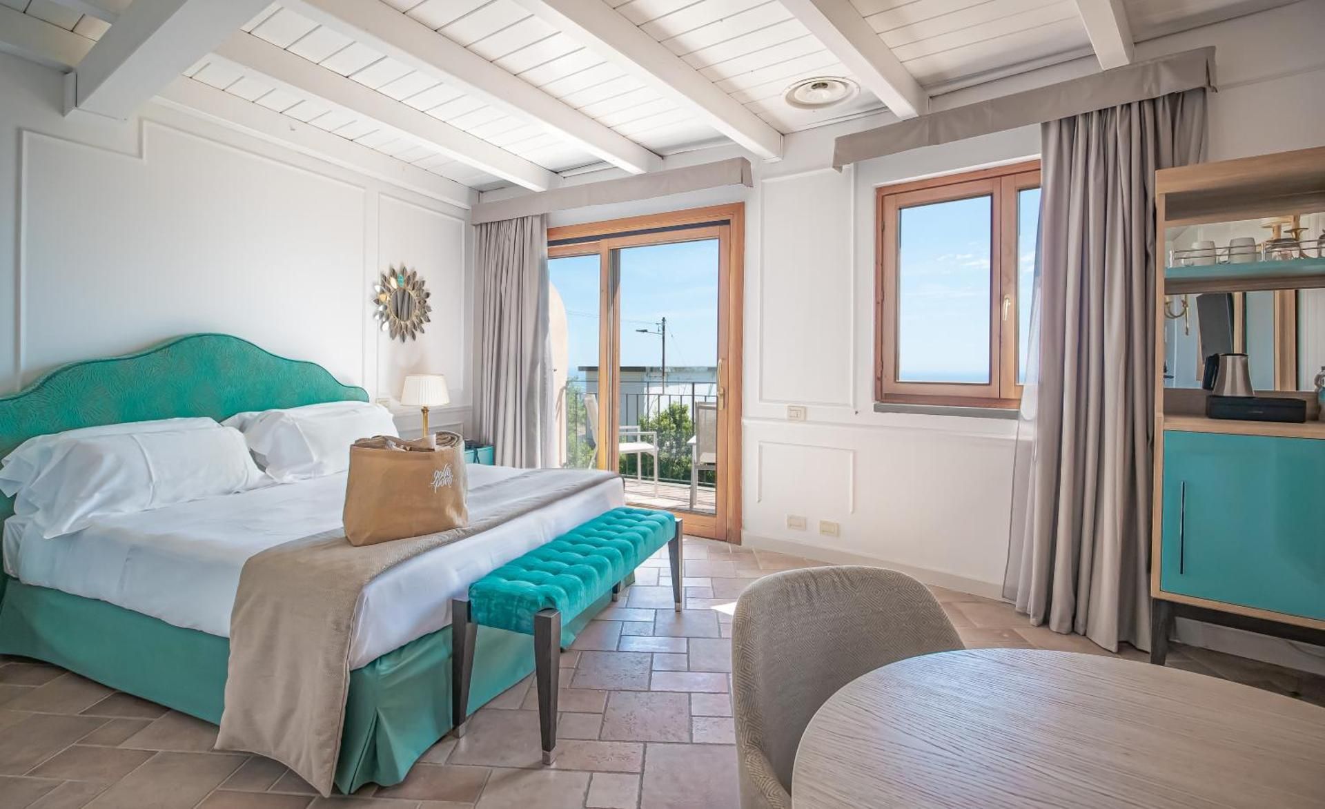 Superior Double or Twin Room with Partial Sea View