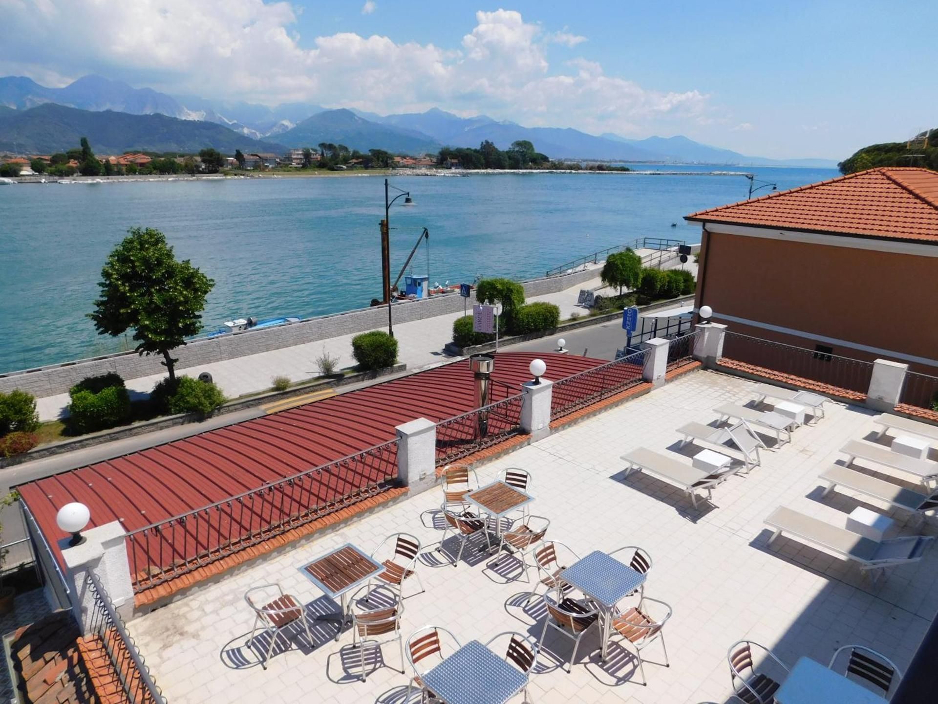 Quadruple Room with Terrace and Sea View