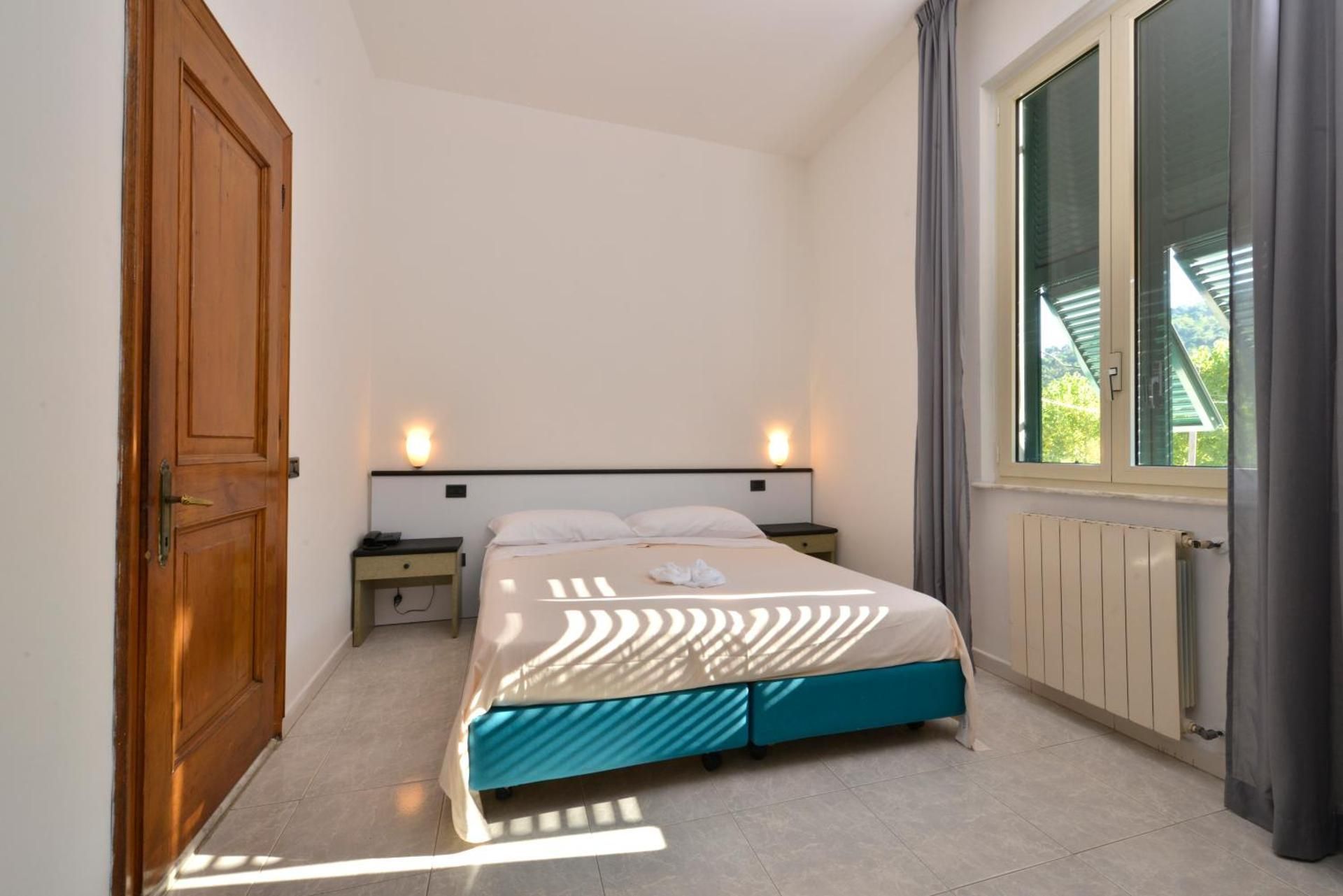 Double or Twin Room with Sea View