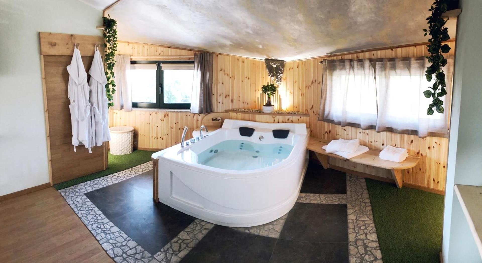 Double Room with Spa Bath