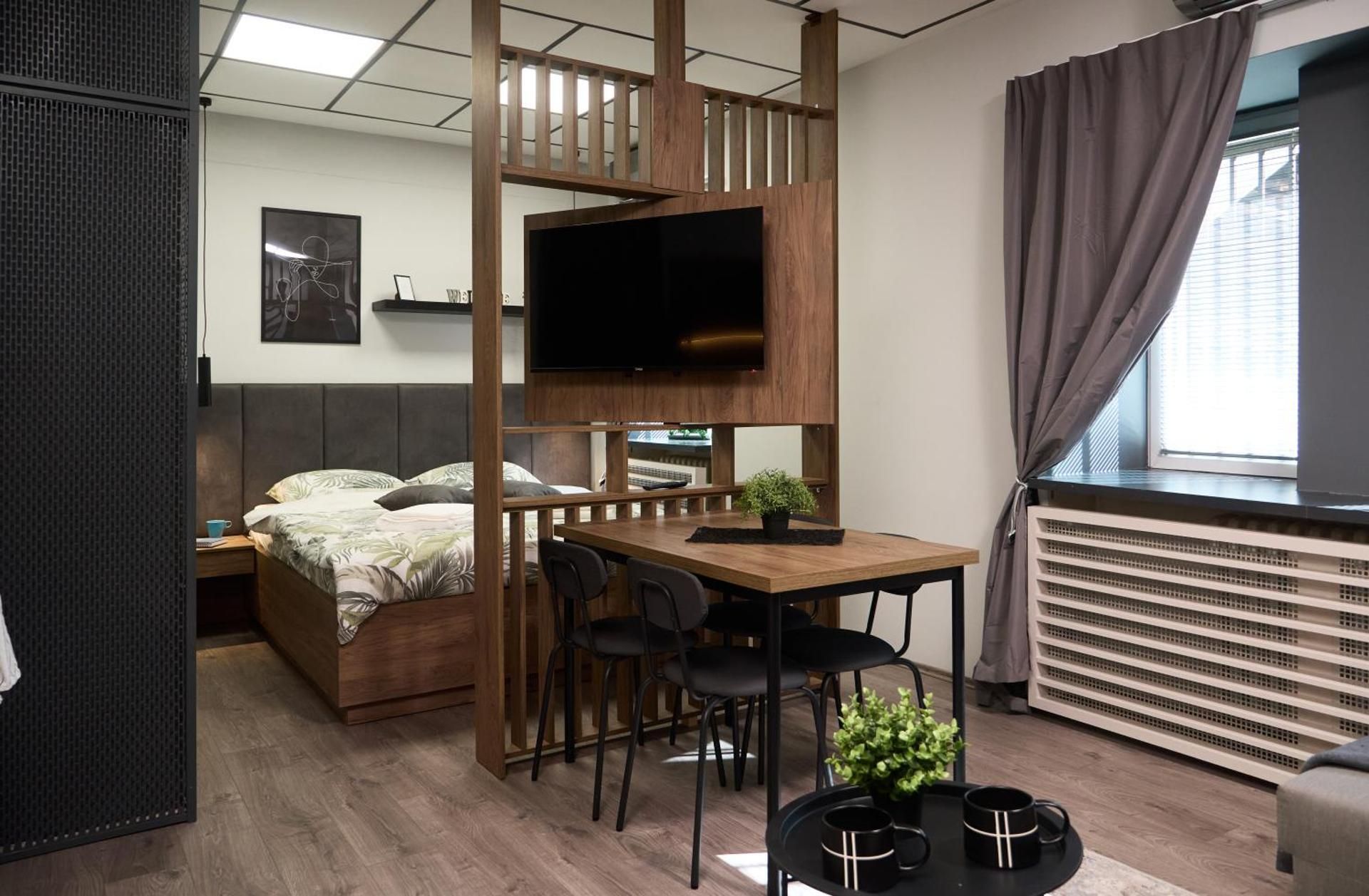 Deluxe King Suite