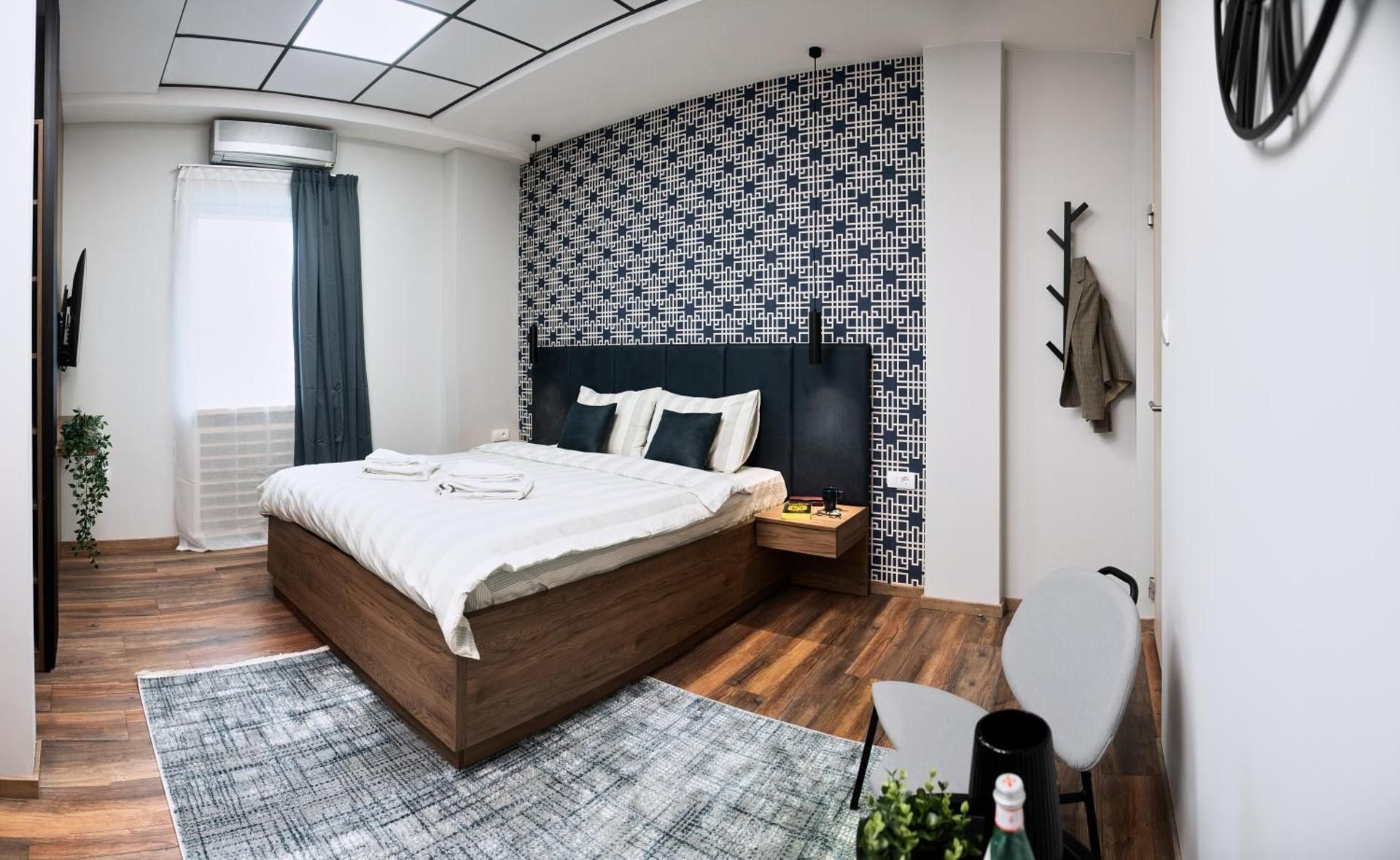Deluxe One-Bedroom Apartment
