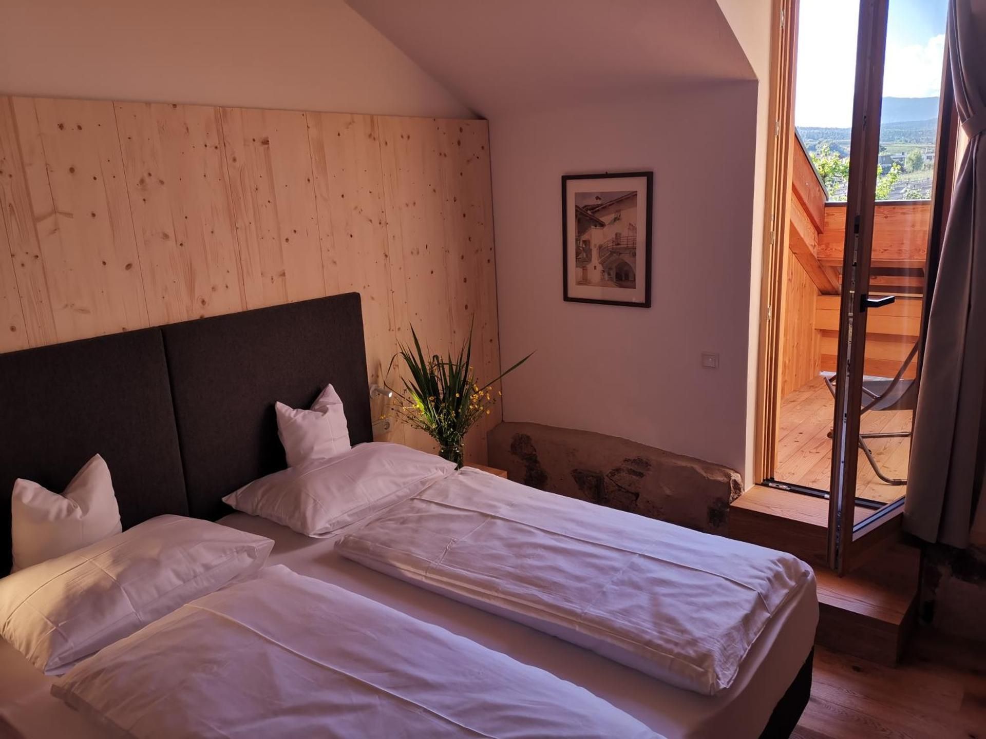 Apartment with Mountain View