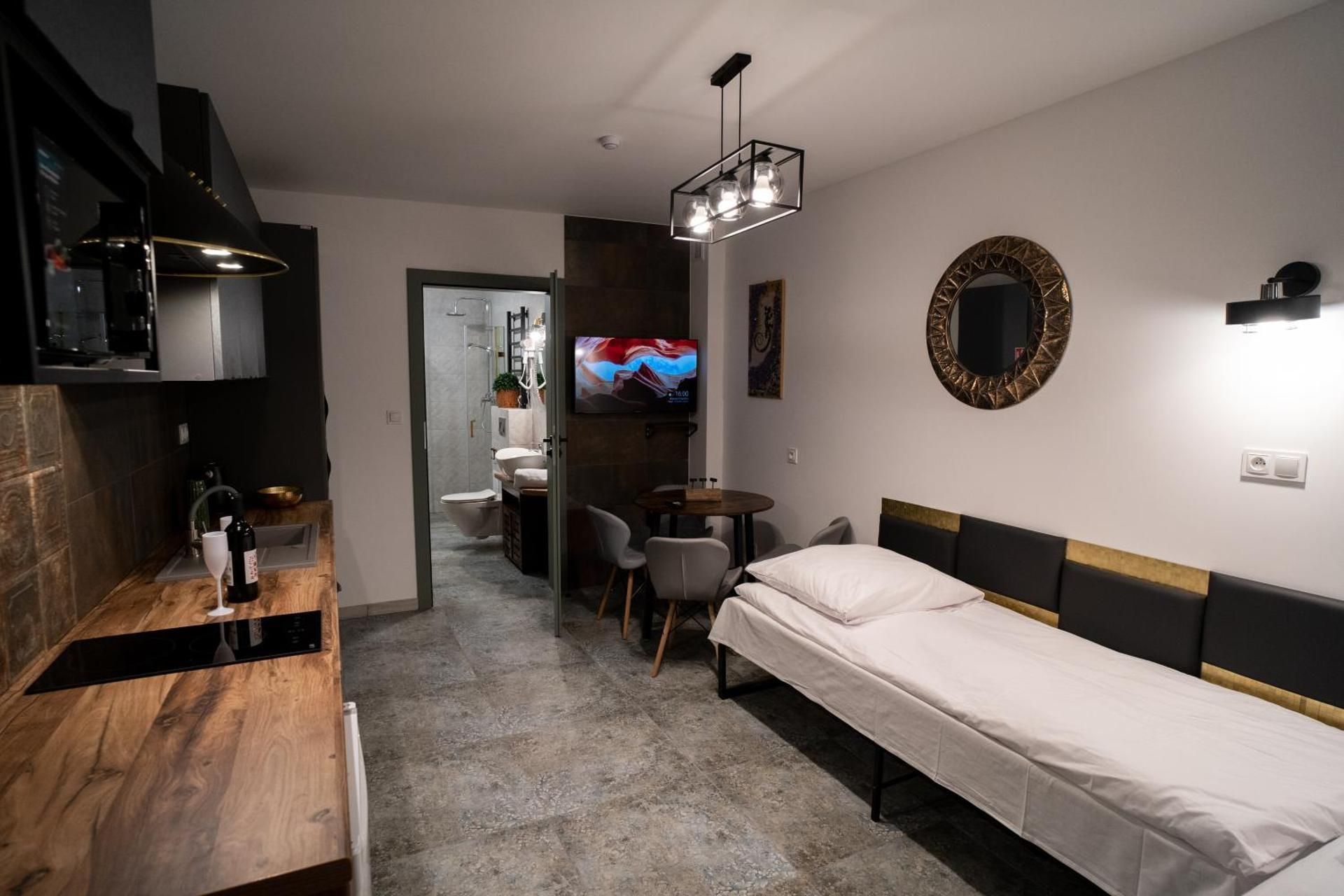 One-Bedroom Deluxe Apartment
