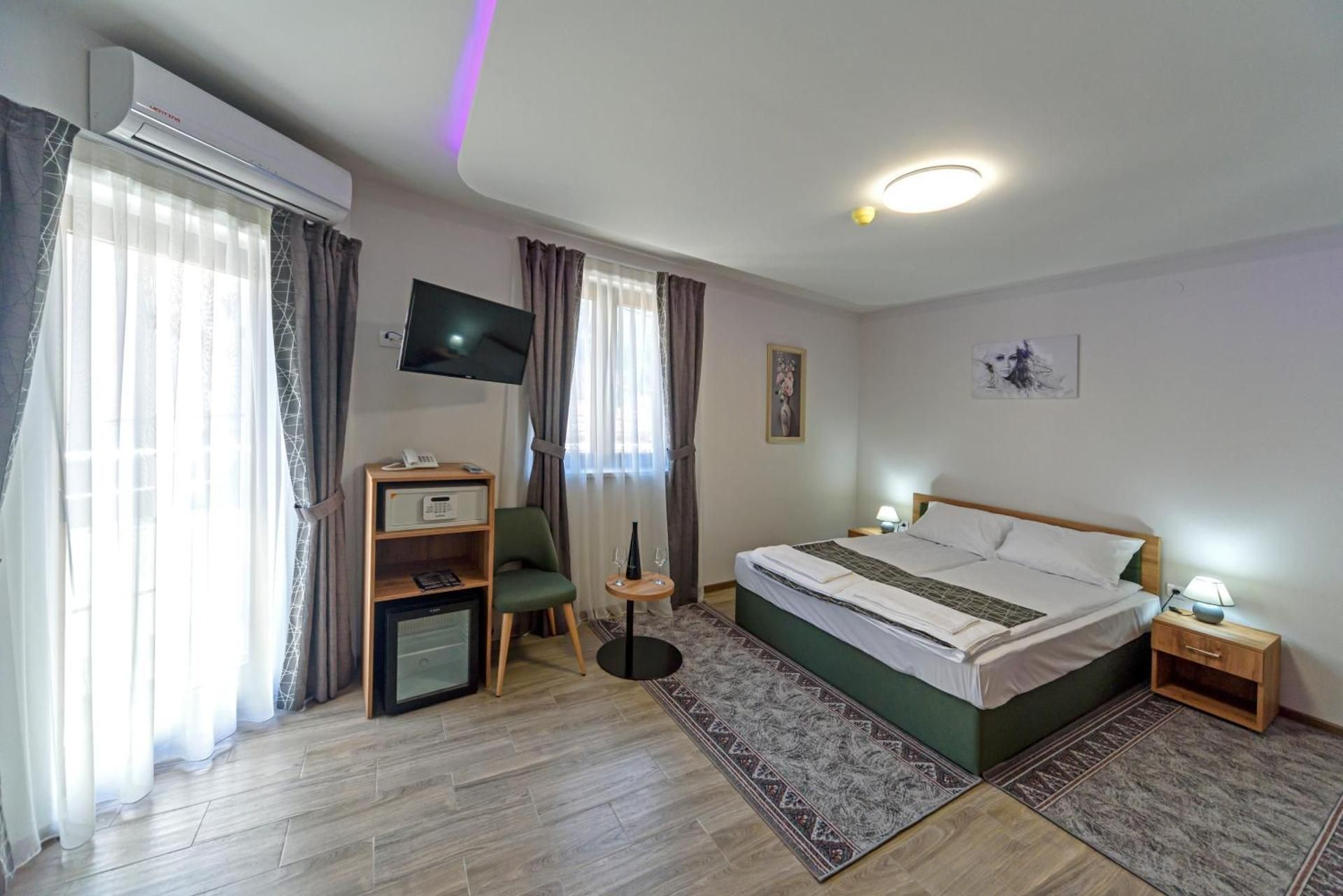Deluxe Double Room with Bath