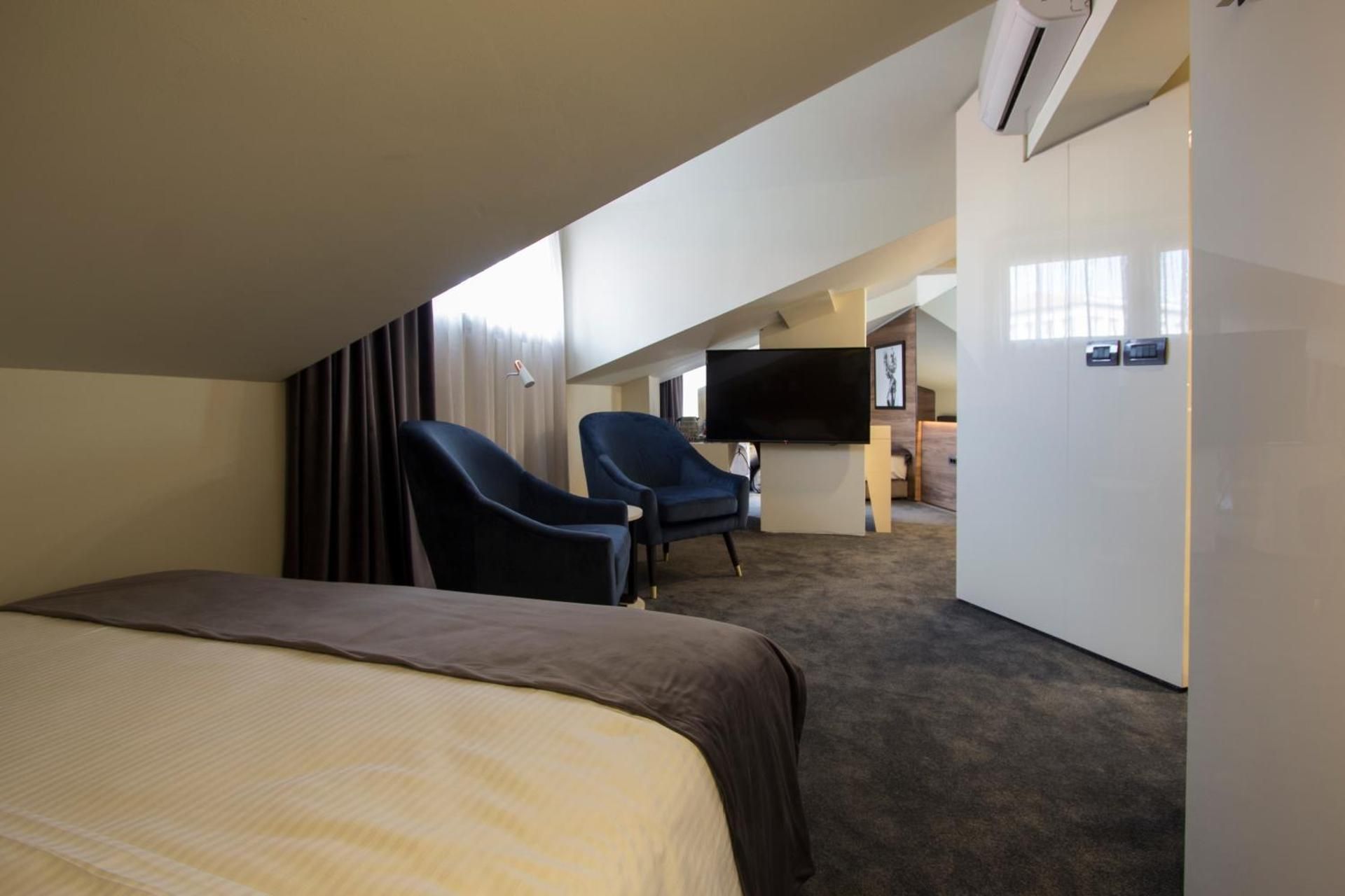 Triple Room with Terrace