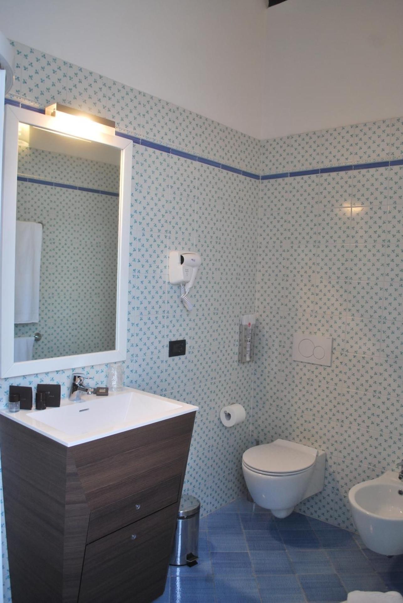 Junior Suite with Lake View