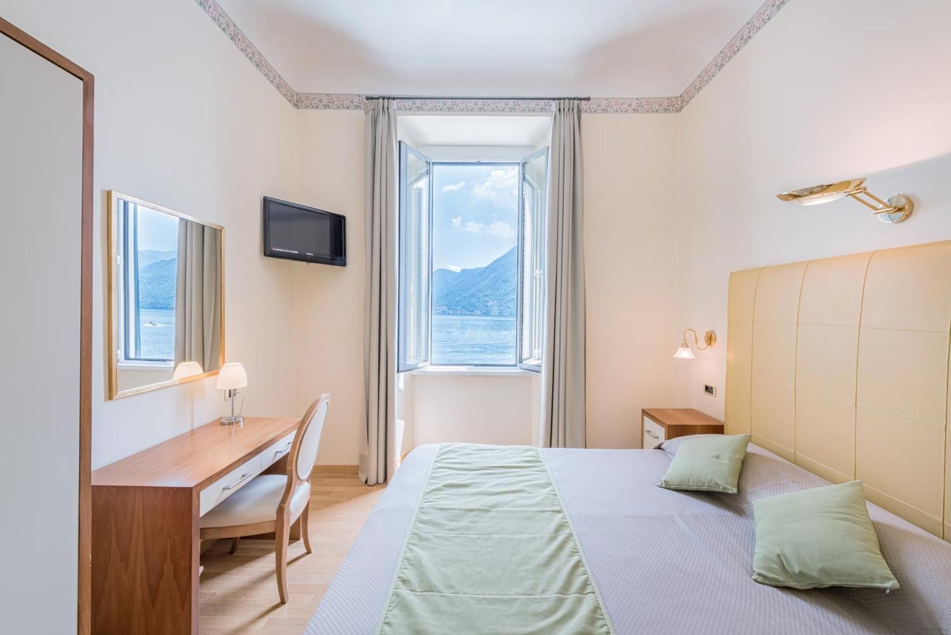 Double Room with Lake View