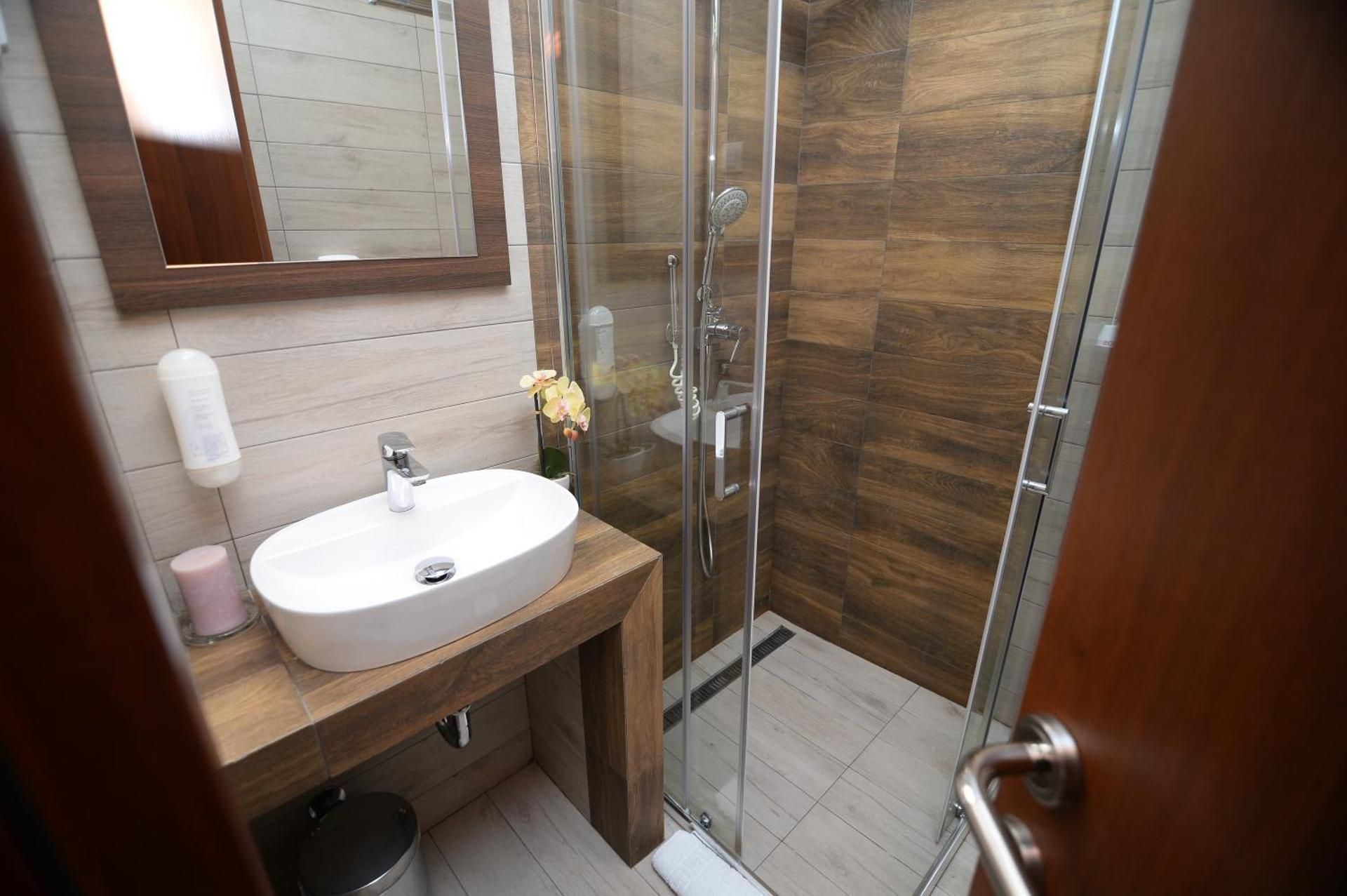 Twin Room with Private Bathroom