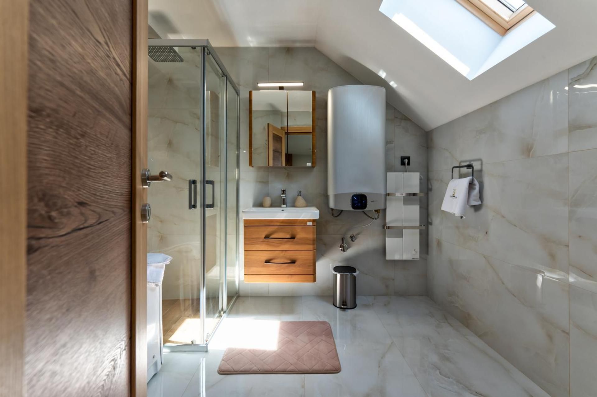 One-Bedroom Apartment with Free Spa Access