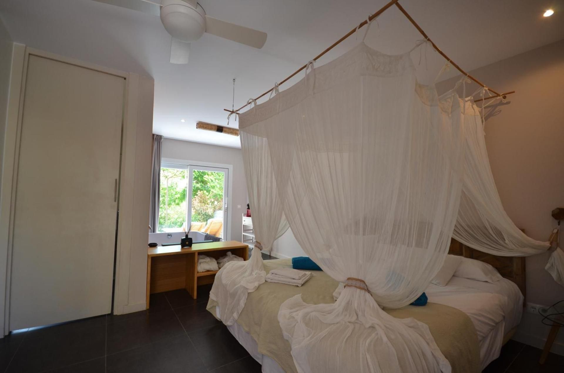 Double Suite with Hot Tub