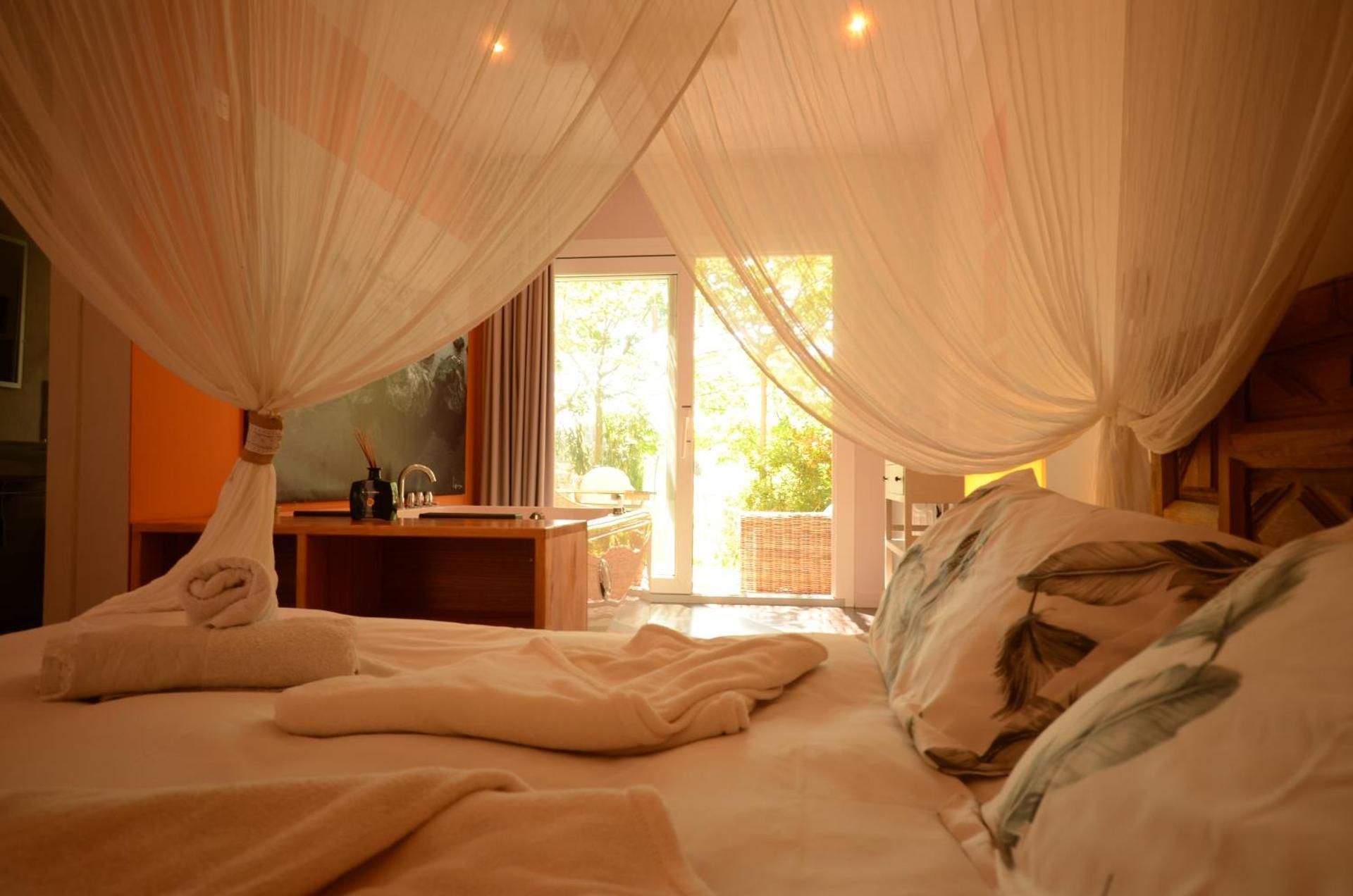 Double Suite with Hot Tub