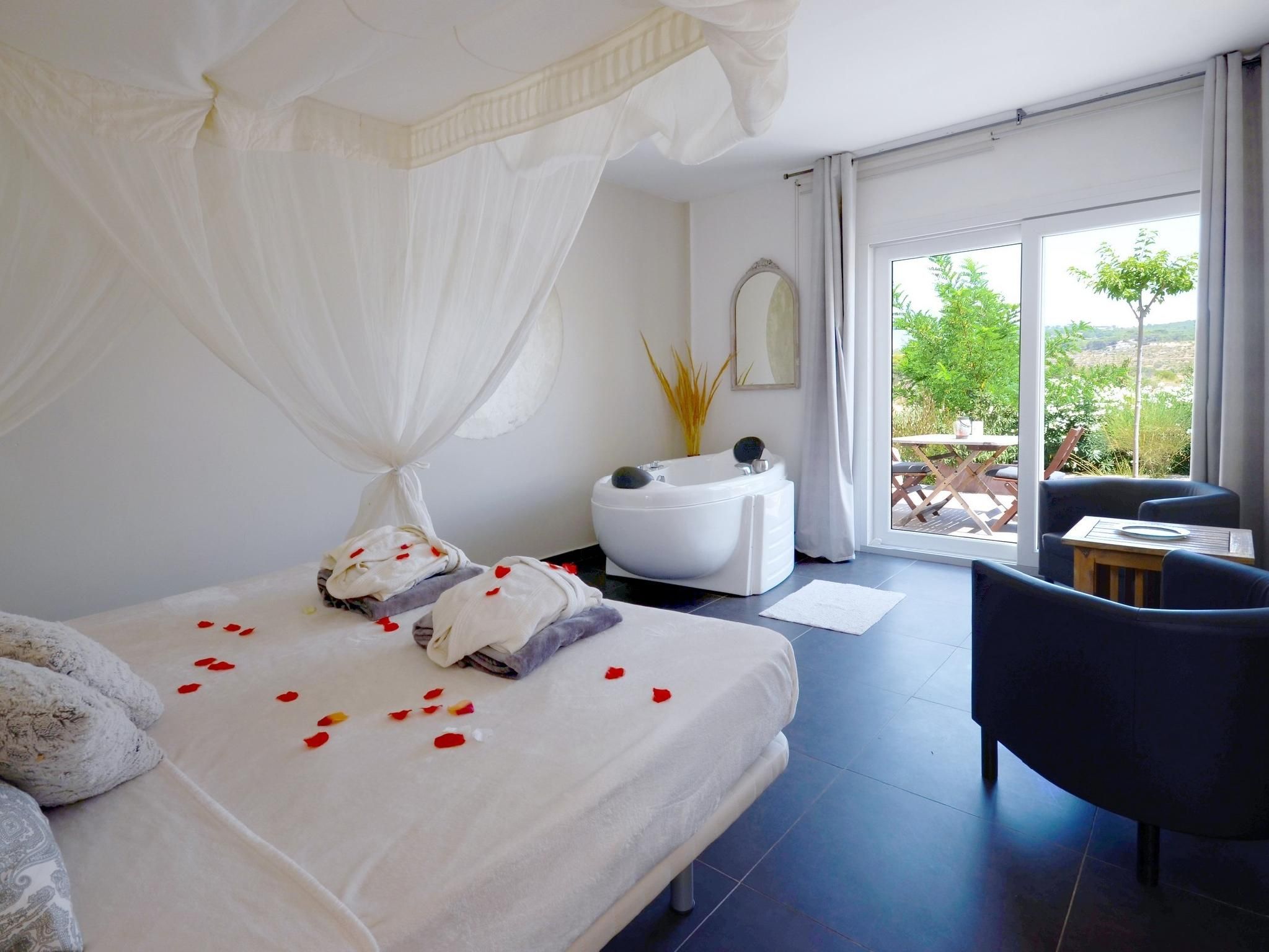 Suite-Superior-Whirlpool bath-Mountain View-Estufa