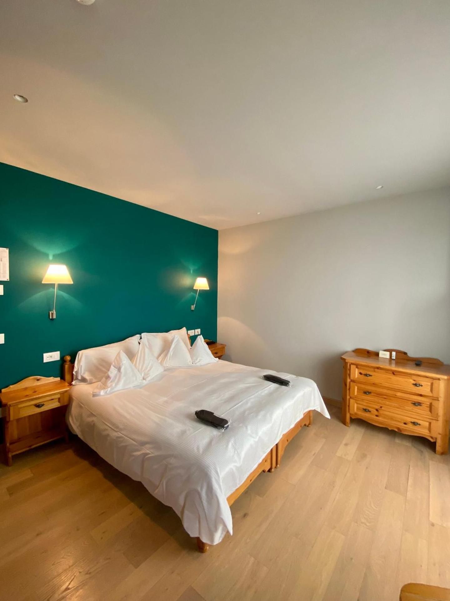 Deluxe Double or Twin Room with City View