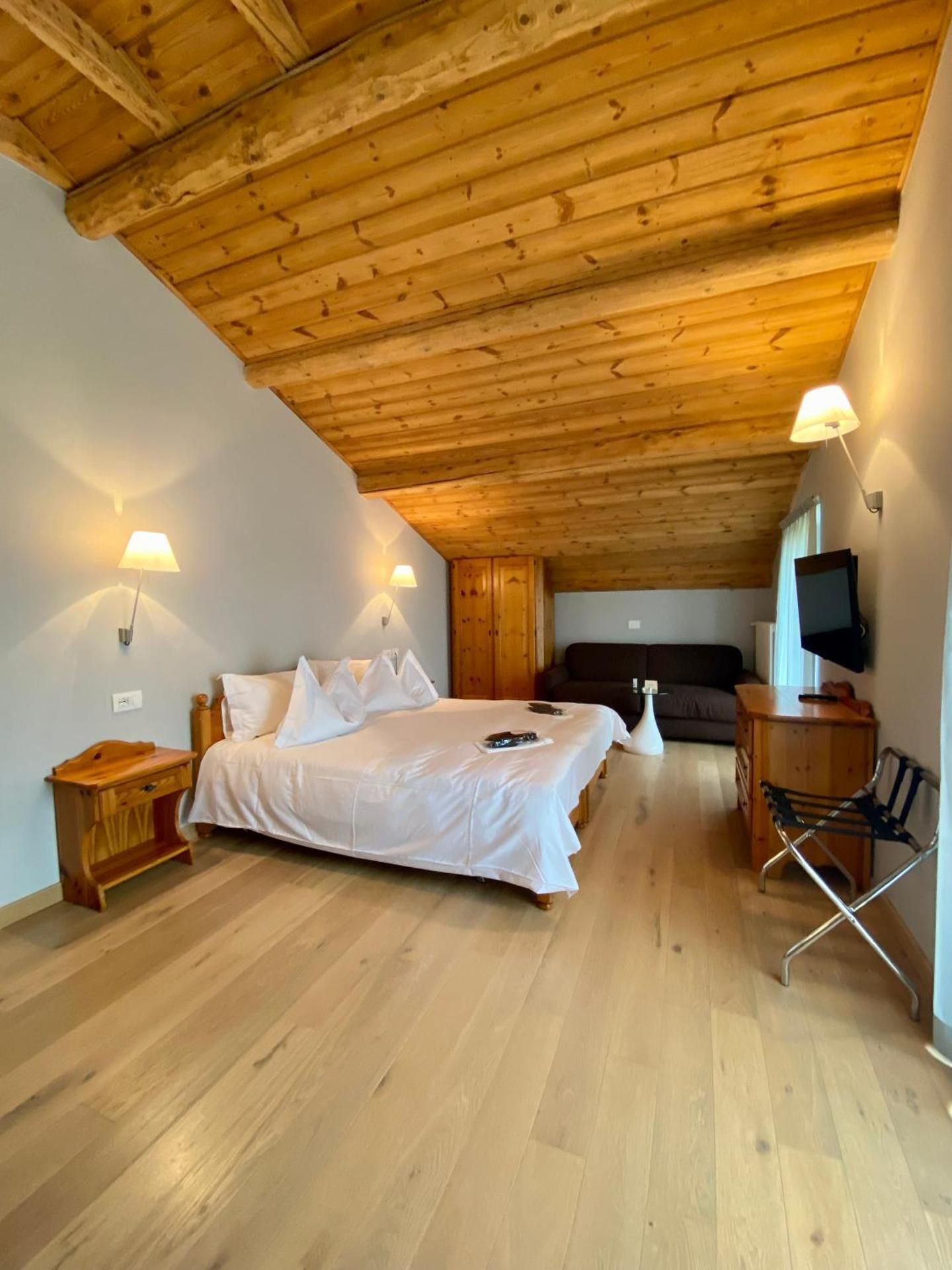 Junior Suite with Balcony
