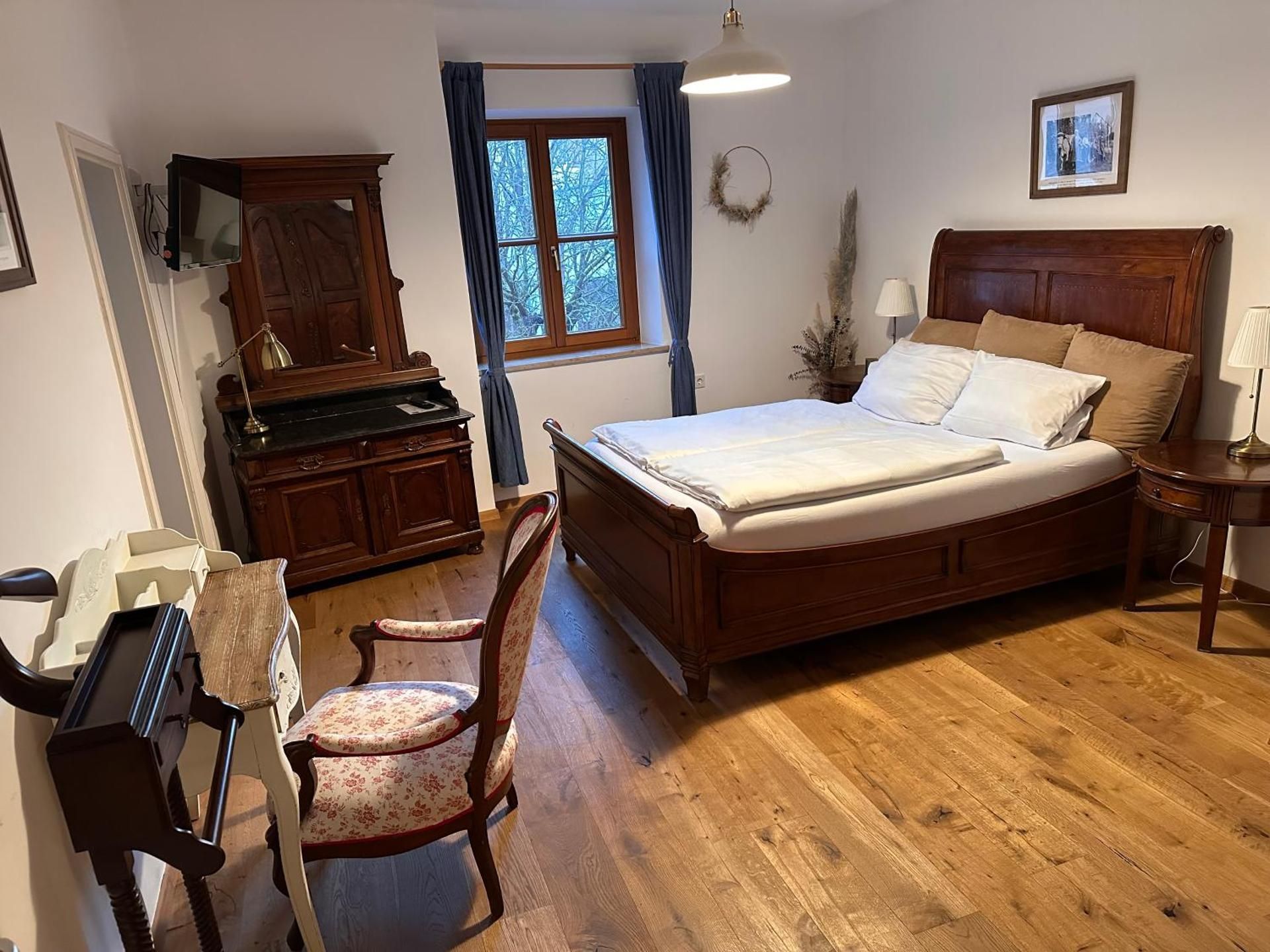 Double Room with Private Bathroom