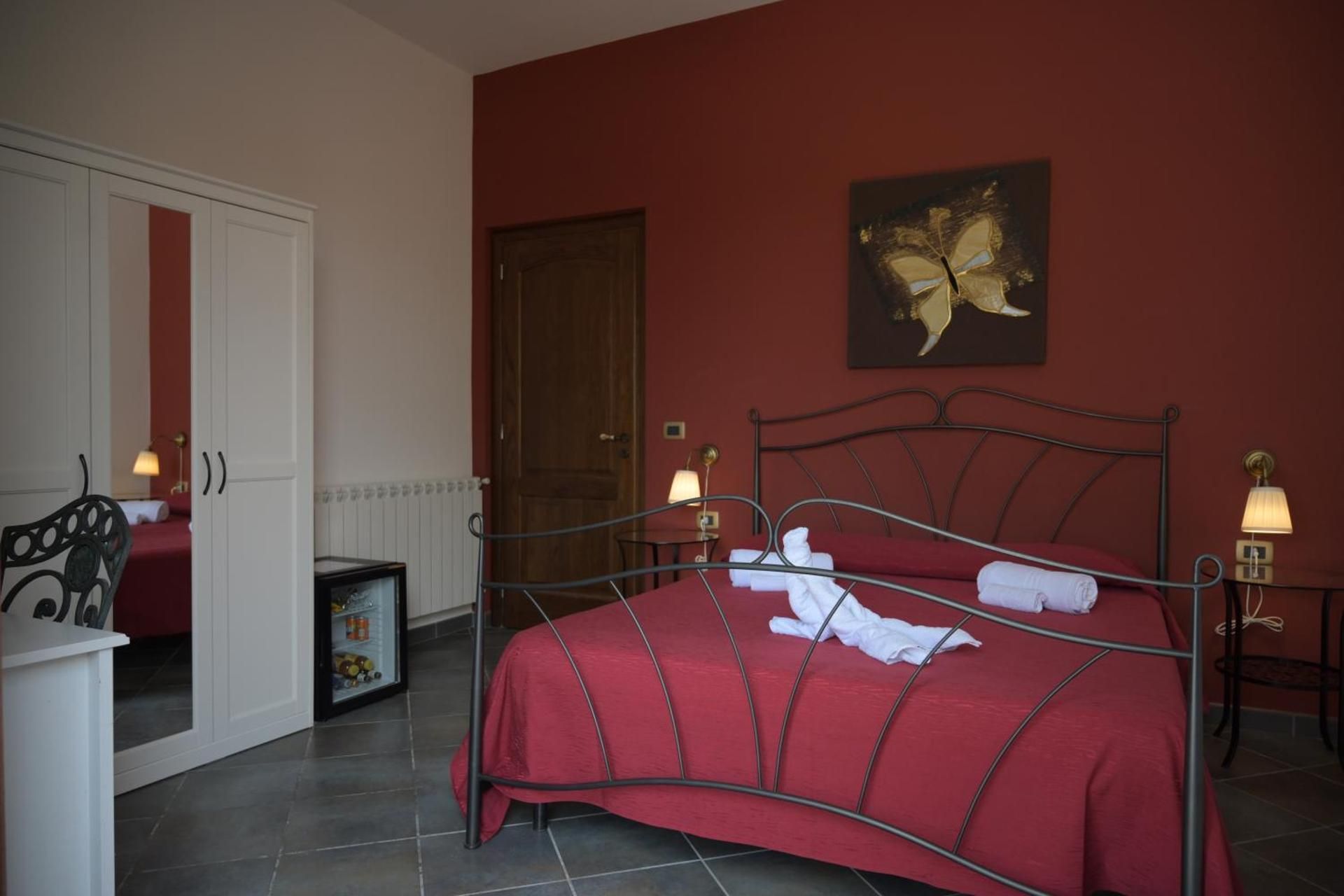 Deluxe Room (2 Adults + 1 Child)