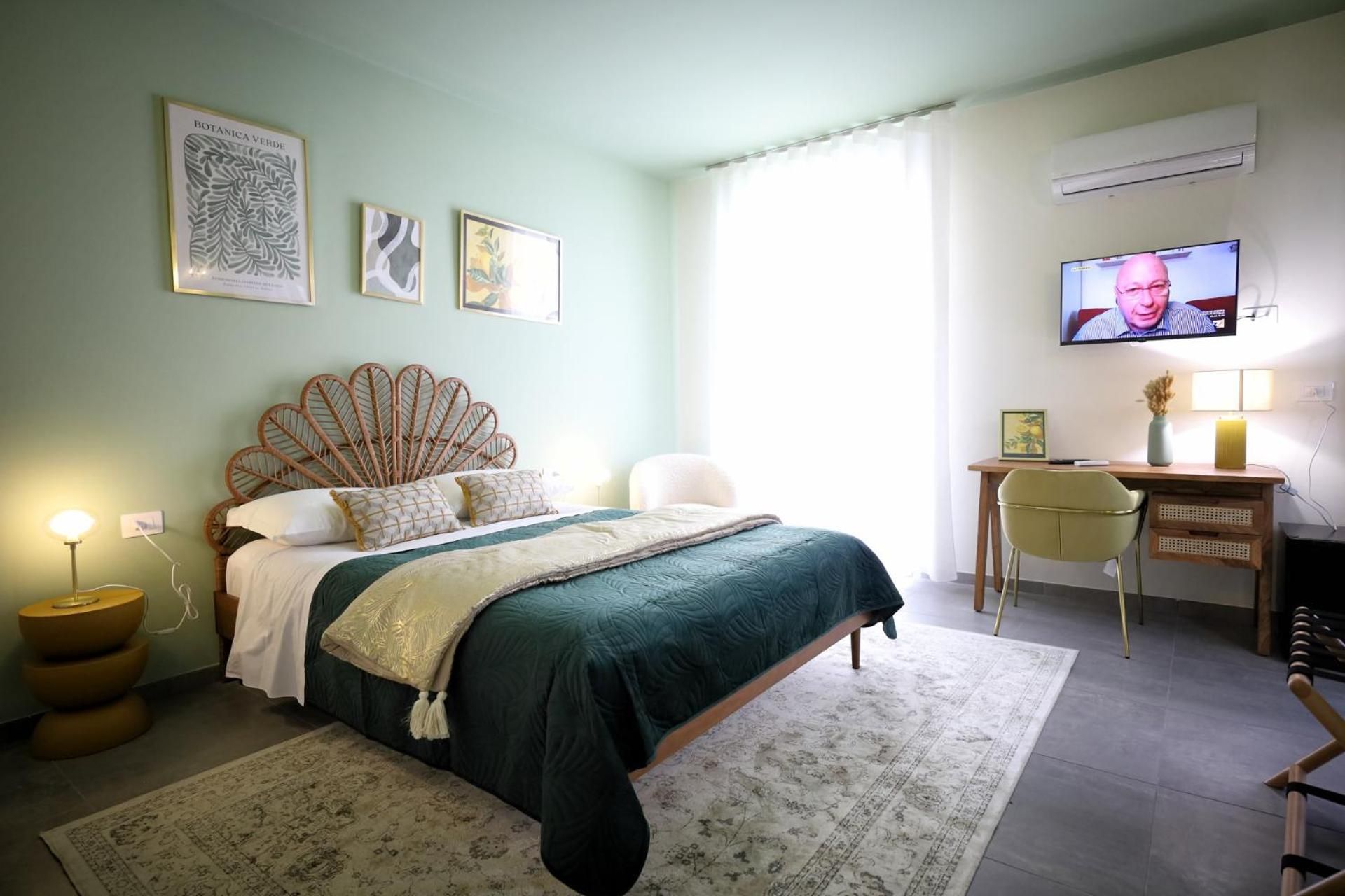 Large Double Room