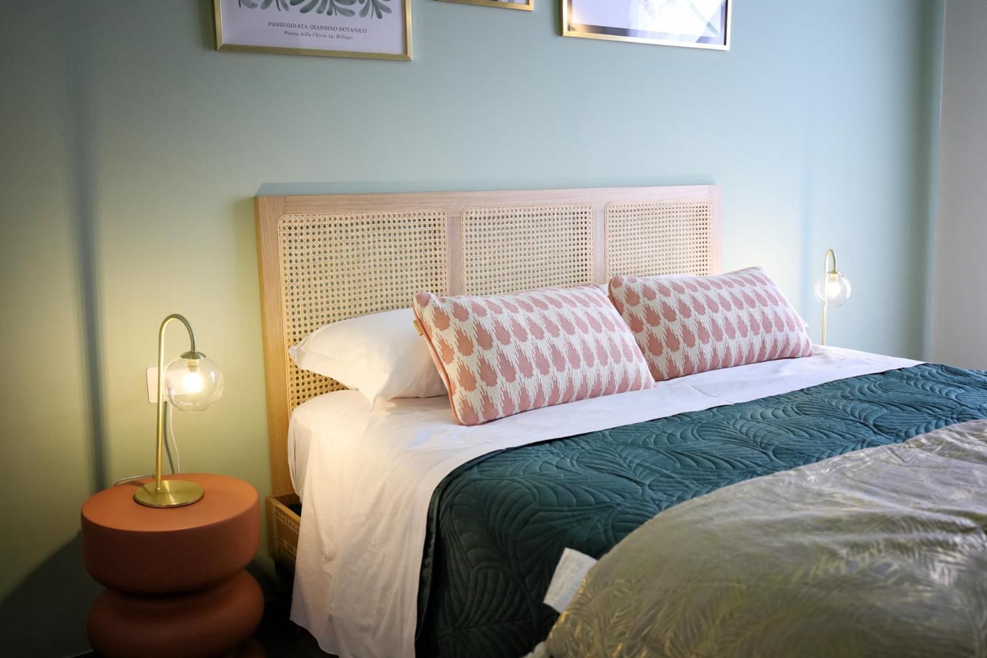 Deluxe Room (1 adult + 1 child)