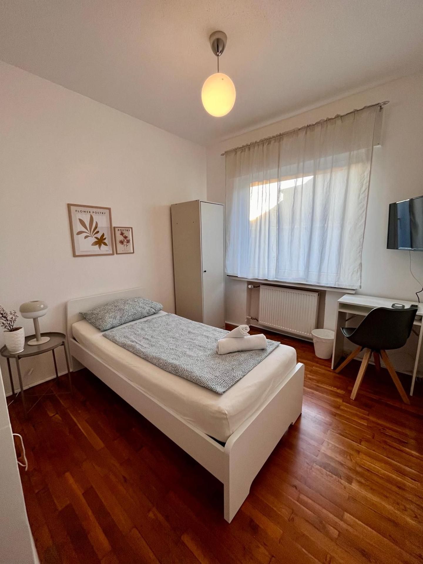 Single Room with Shared Toilet