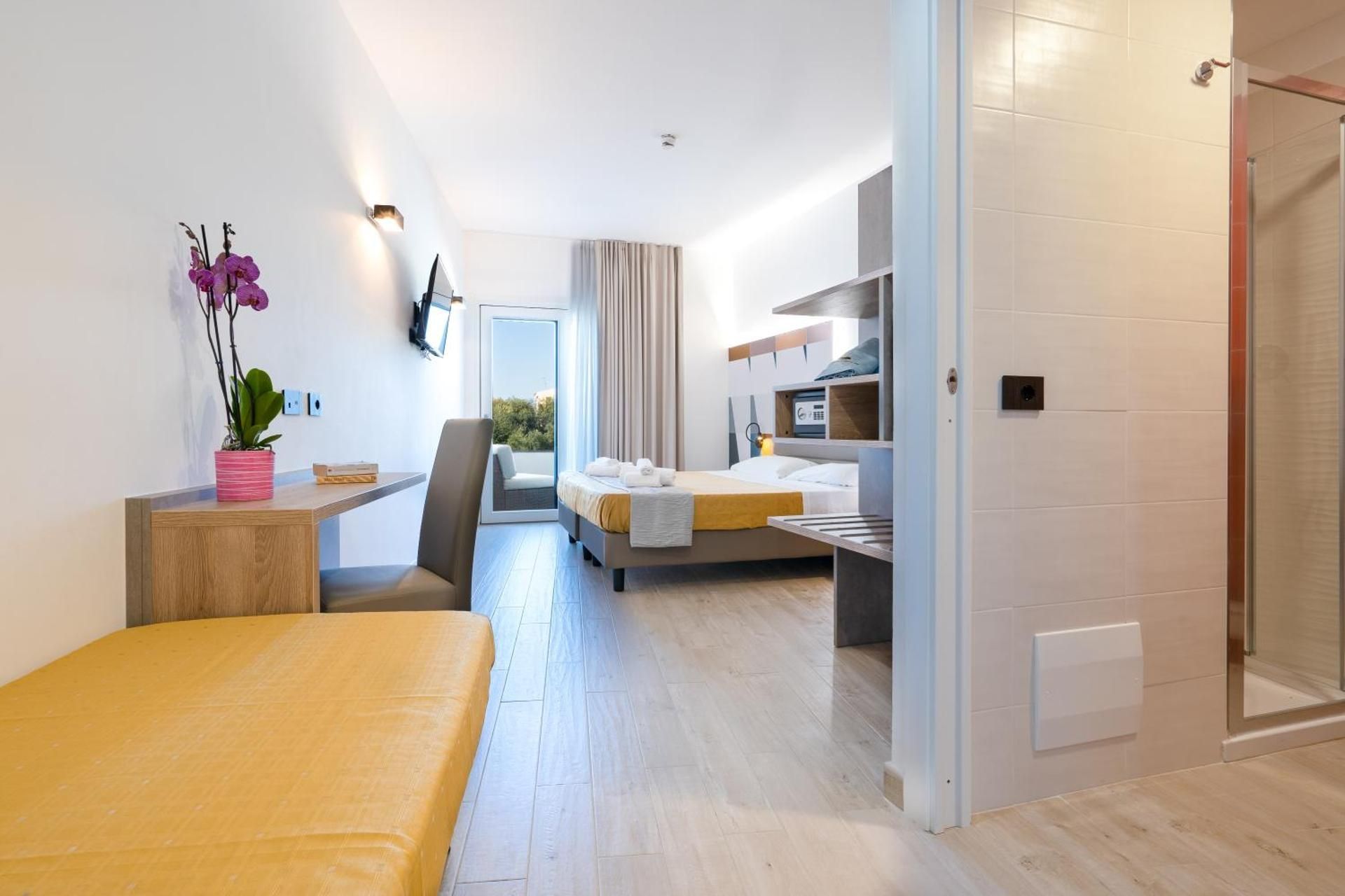 Deluxe Triple Room with Sea View