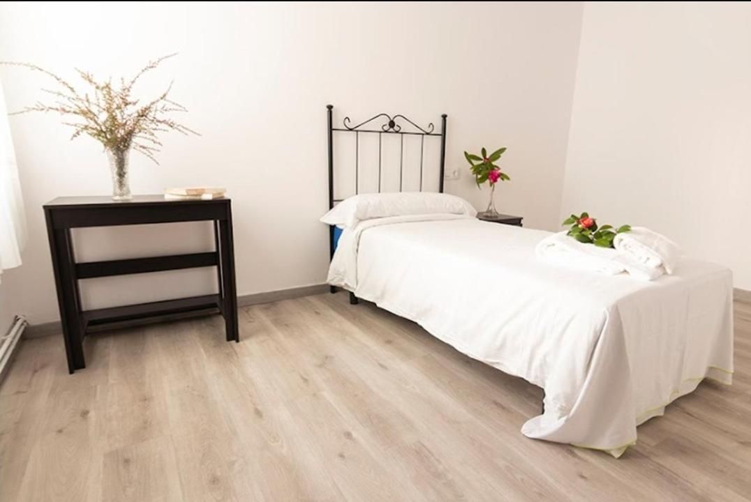 Single Room With Private Bathroom