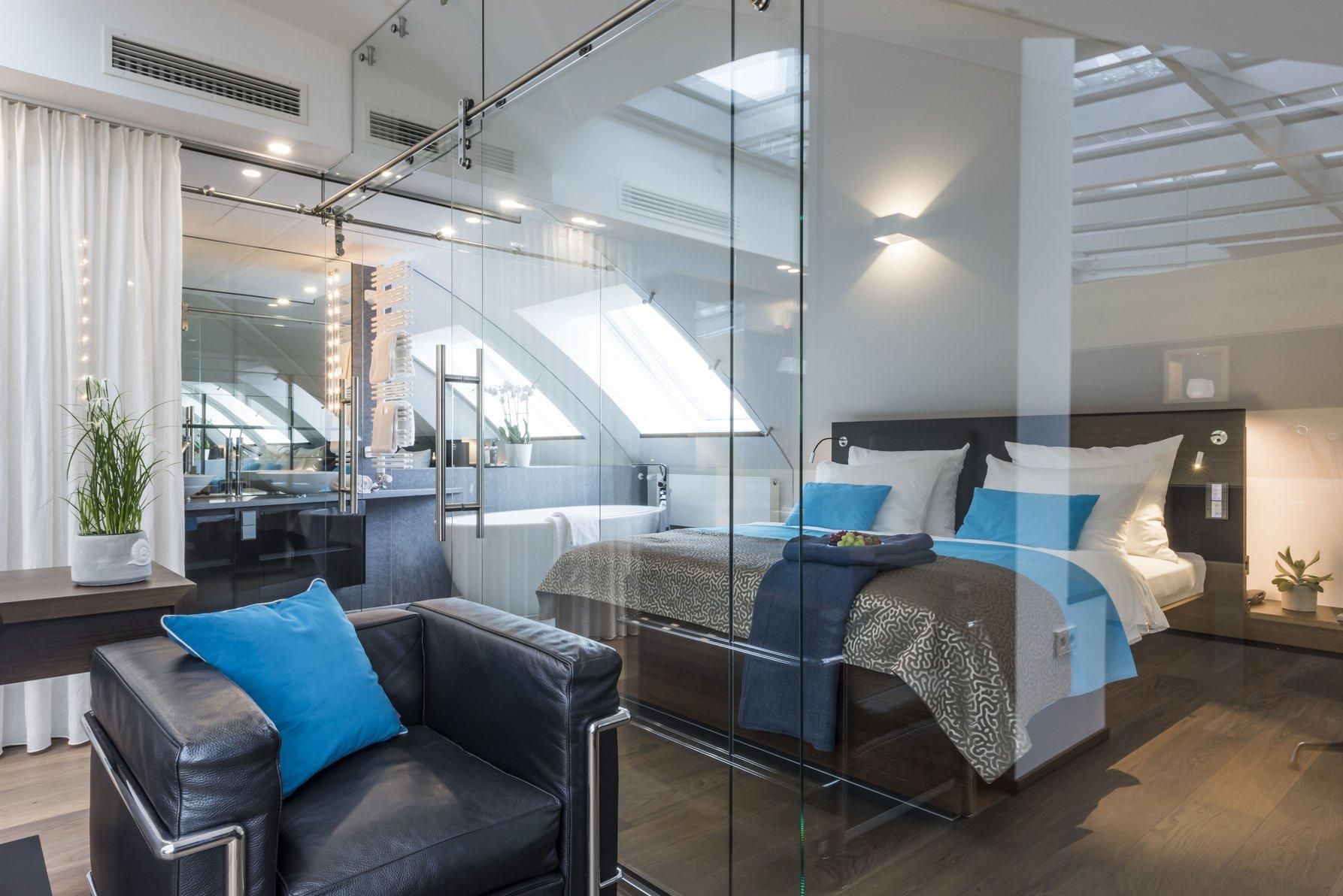Lake View Suite