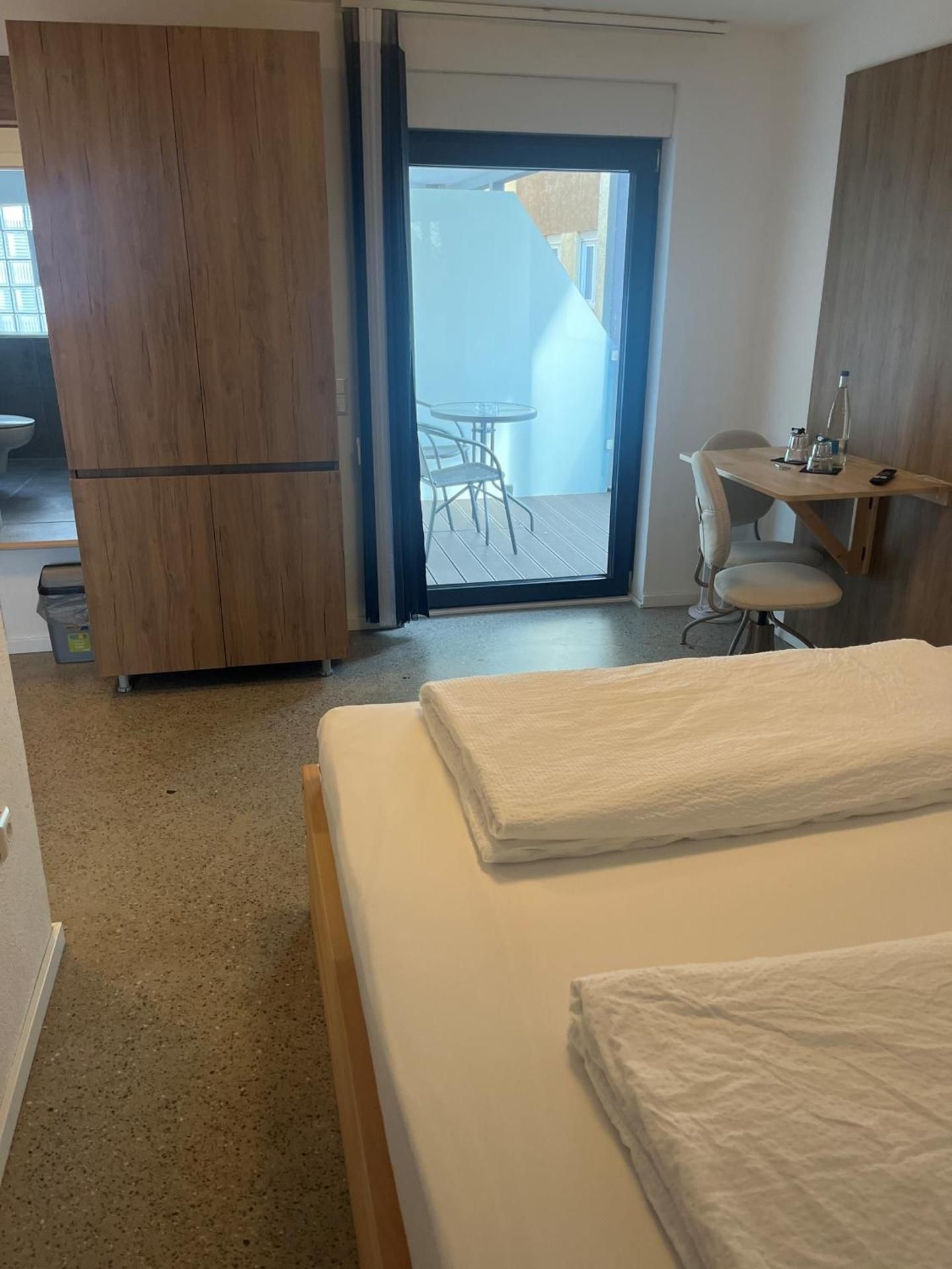 One-Bedroom Apartment with Balcony