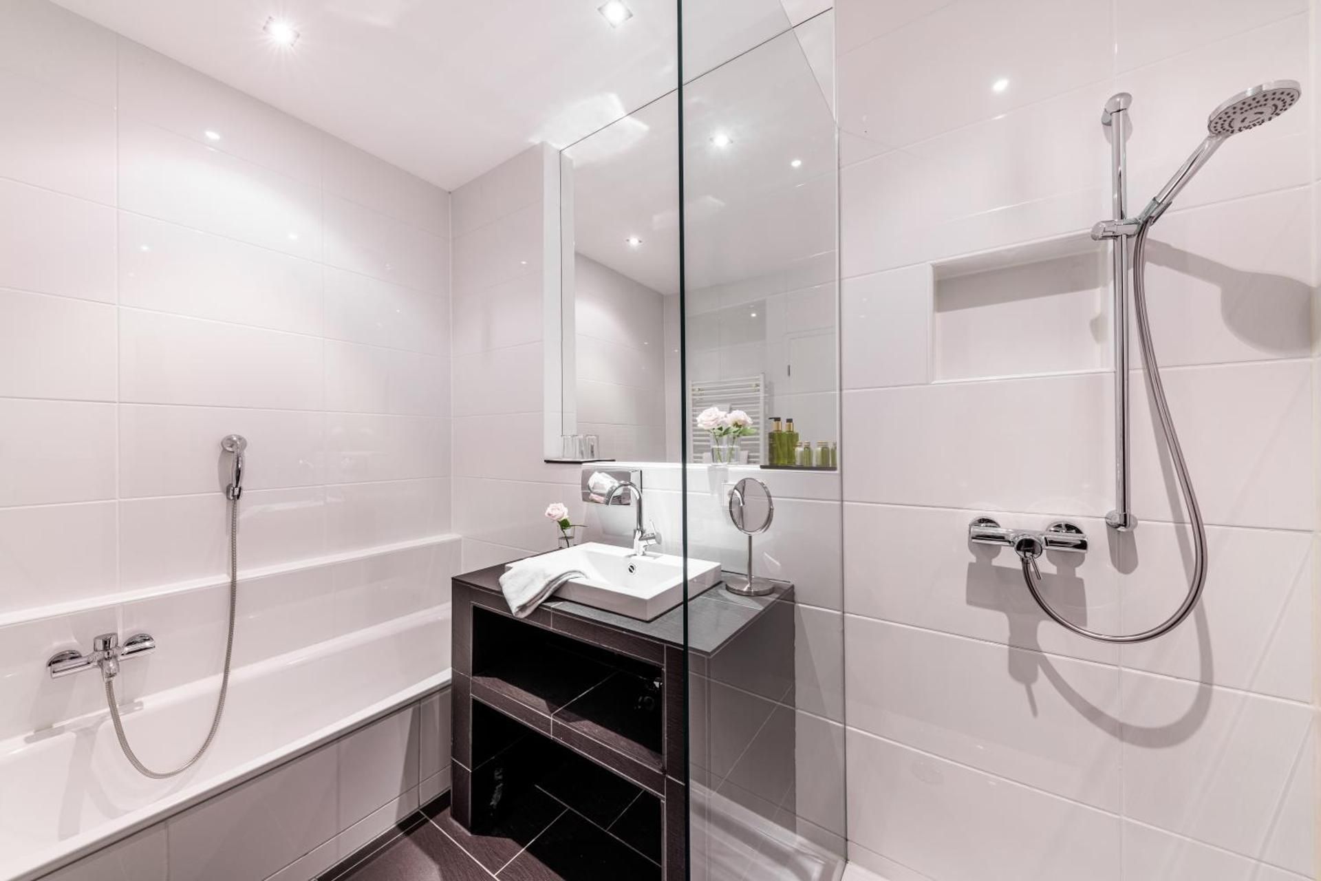 Deluxe Double Room with Lake View