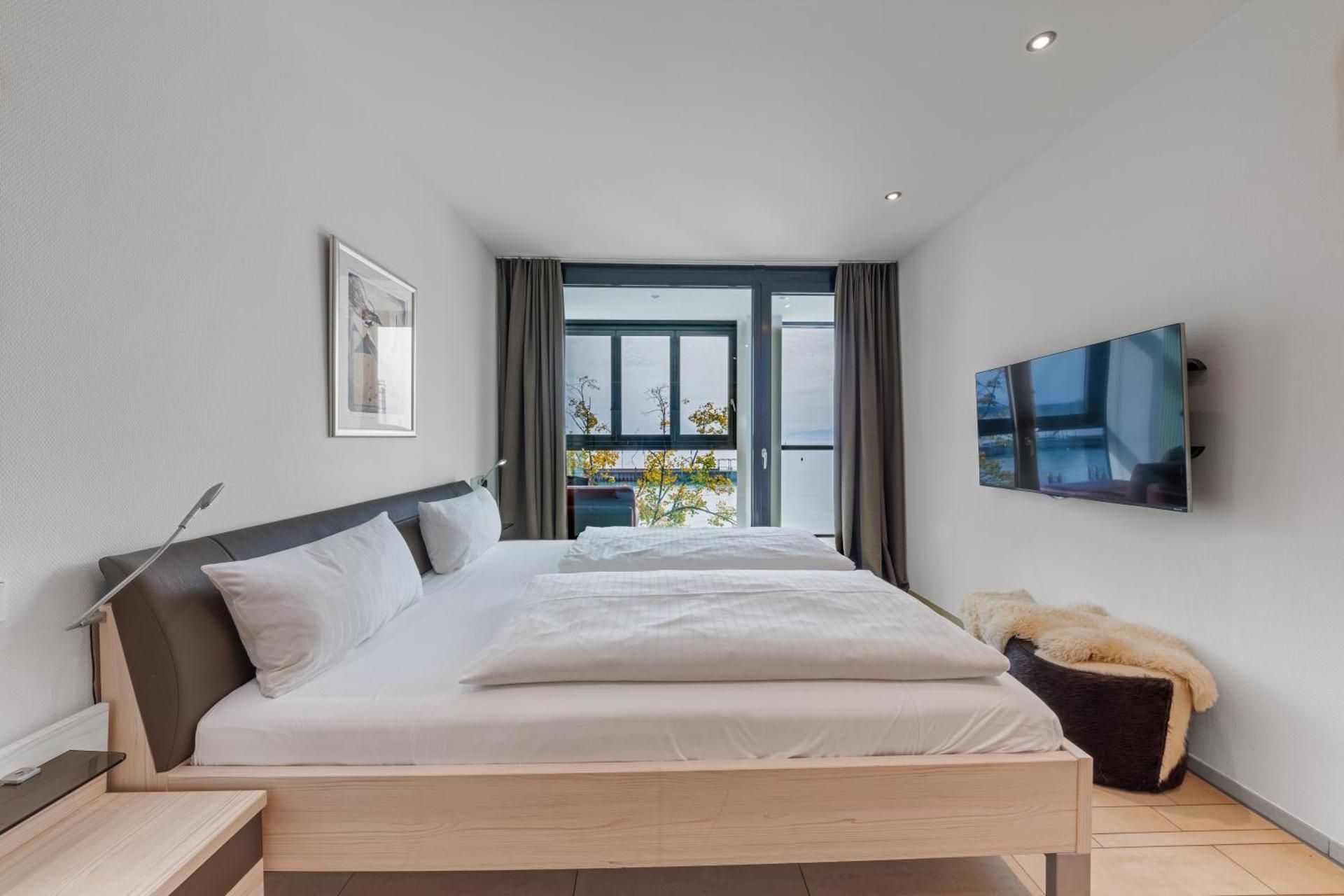 Suite with Lake View
