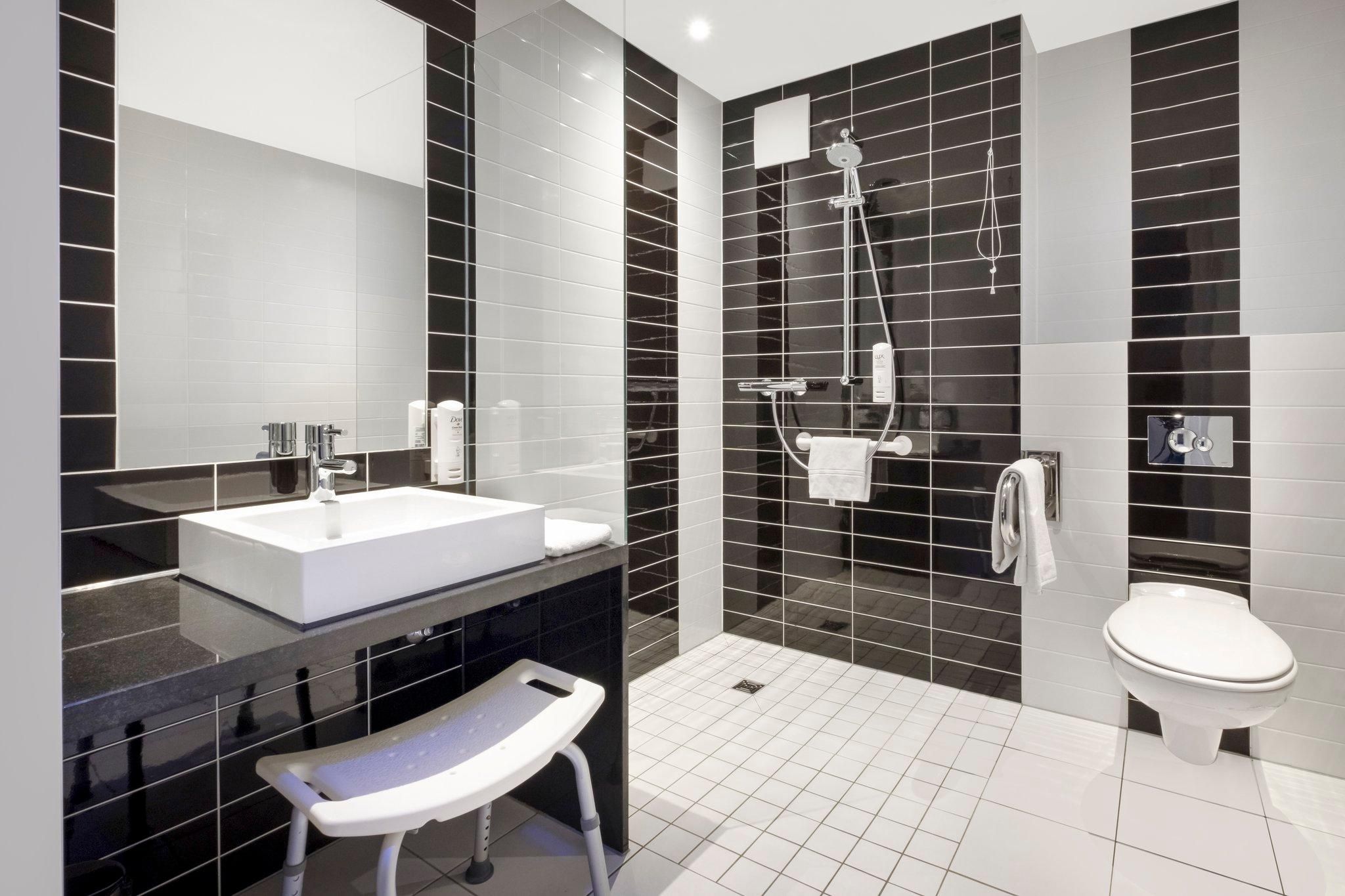 Holiday Inn Express Friedrichshafen By IHG 1 Queen Bed Standard 3