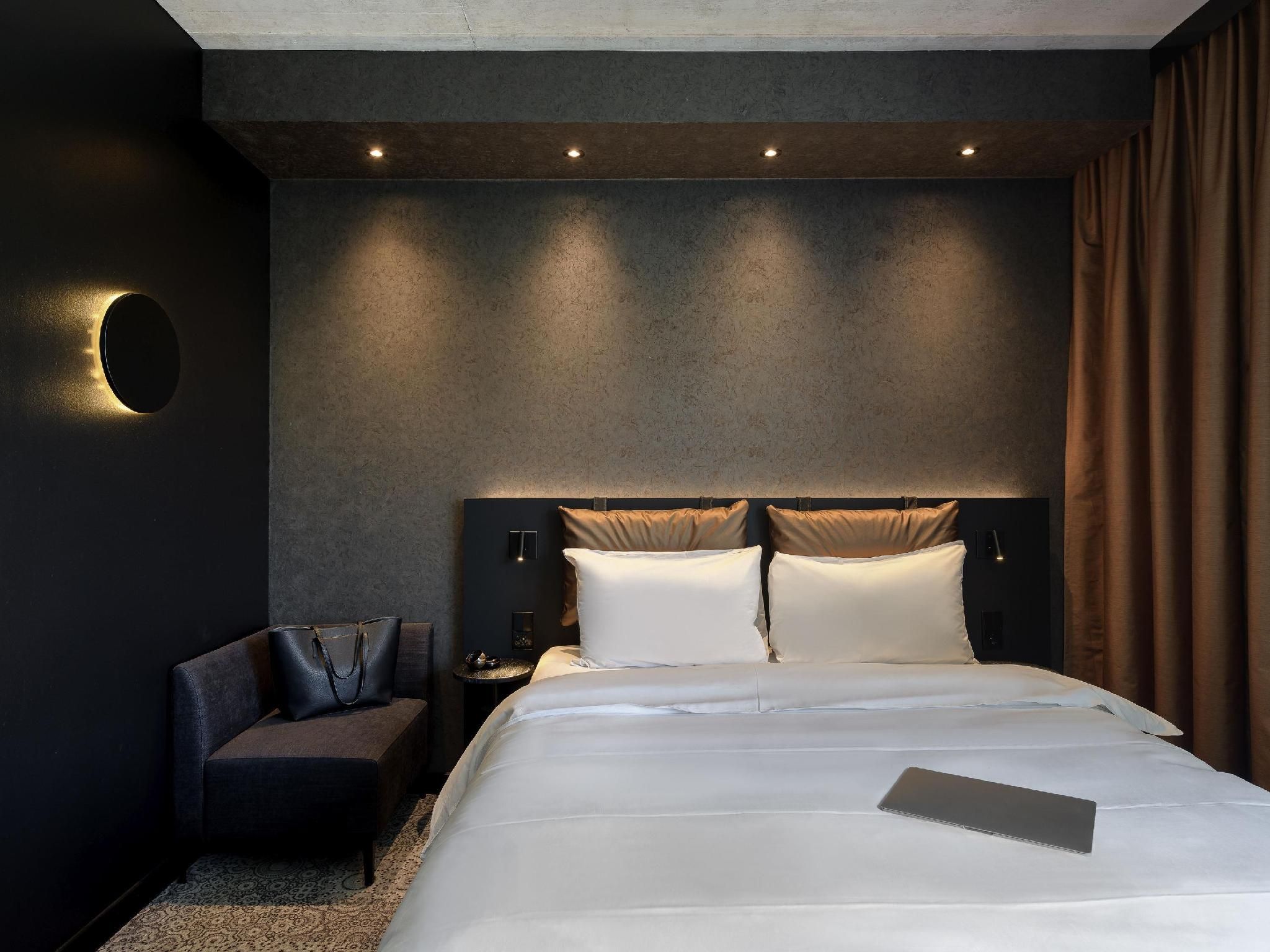 ALL Comfort Double Space Plus - Comfort Room PL US with double bed, sofa bed and kitchenette