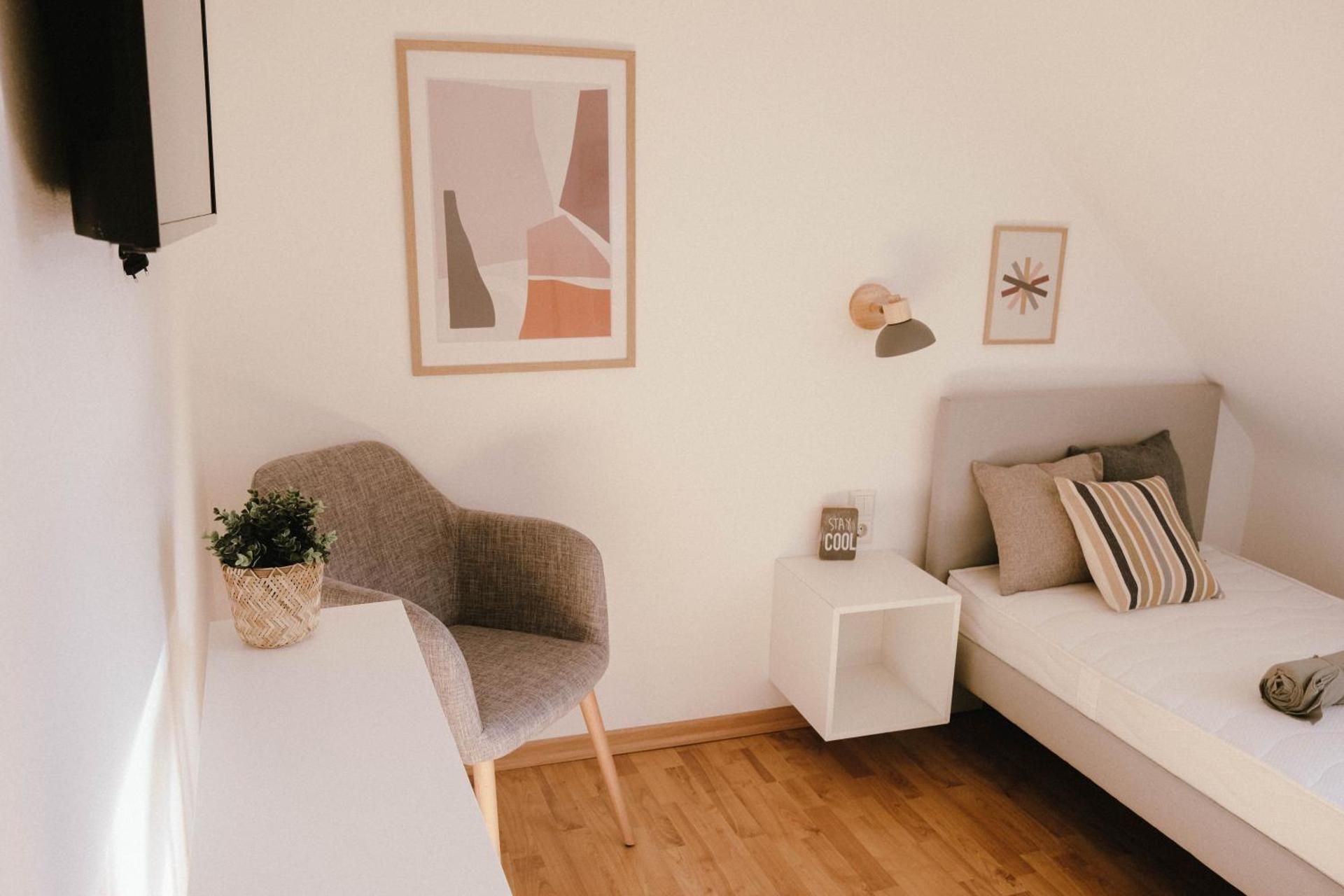 Single Room with Shared Bathroom