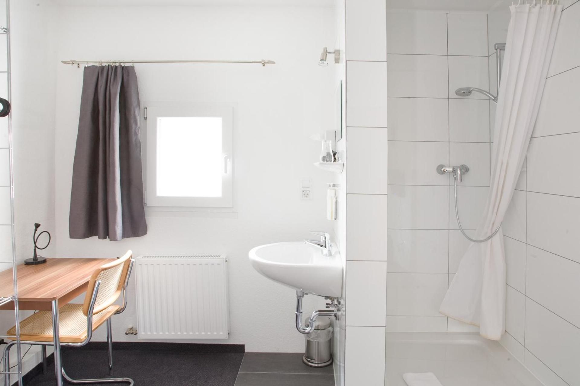 BASIC Single Room with shared WC on the floor
