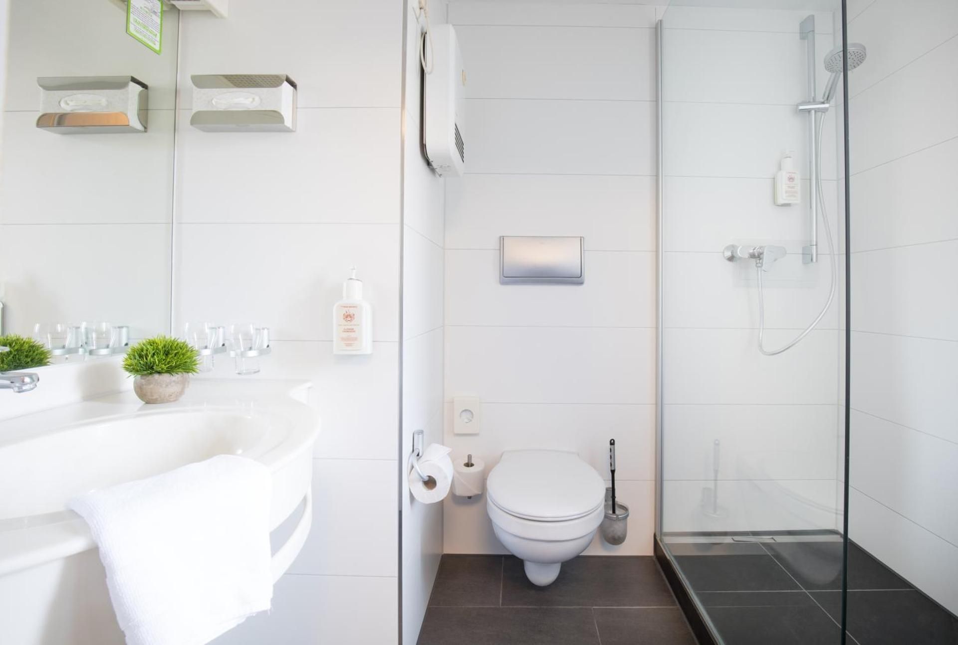 Independent Double Room with Kitchenette