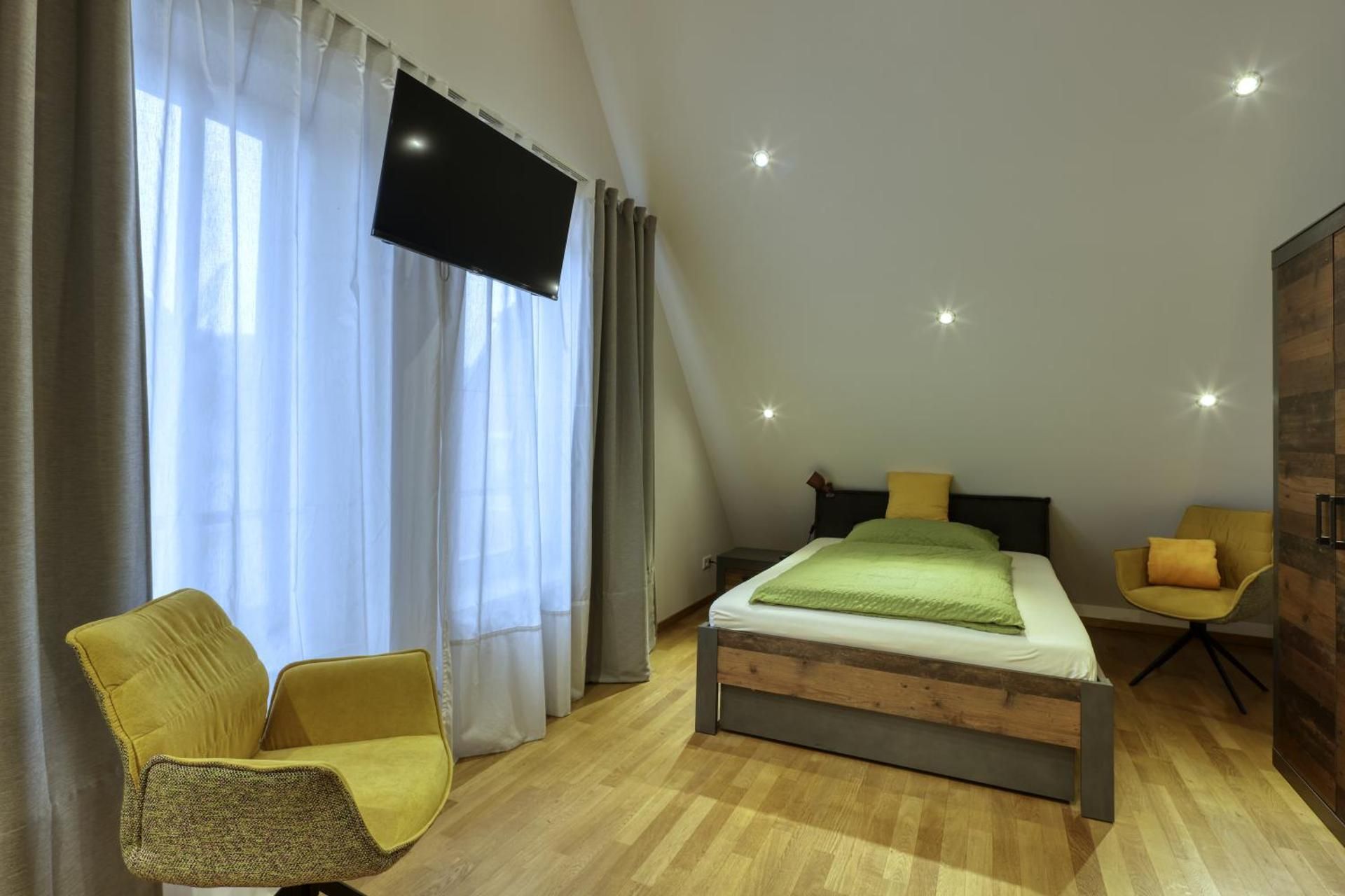 AD1716 Apartments