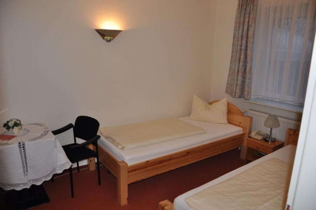 Hotel-Cafe Kampe Triple Room 2