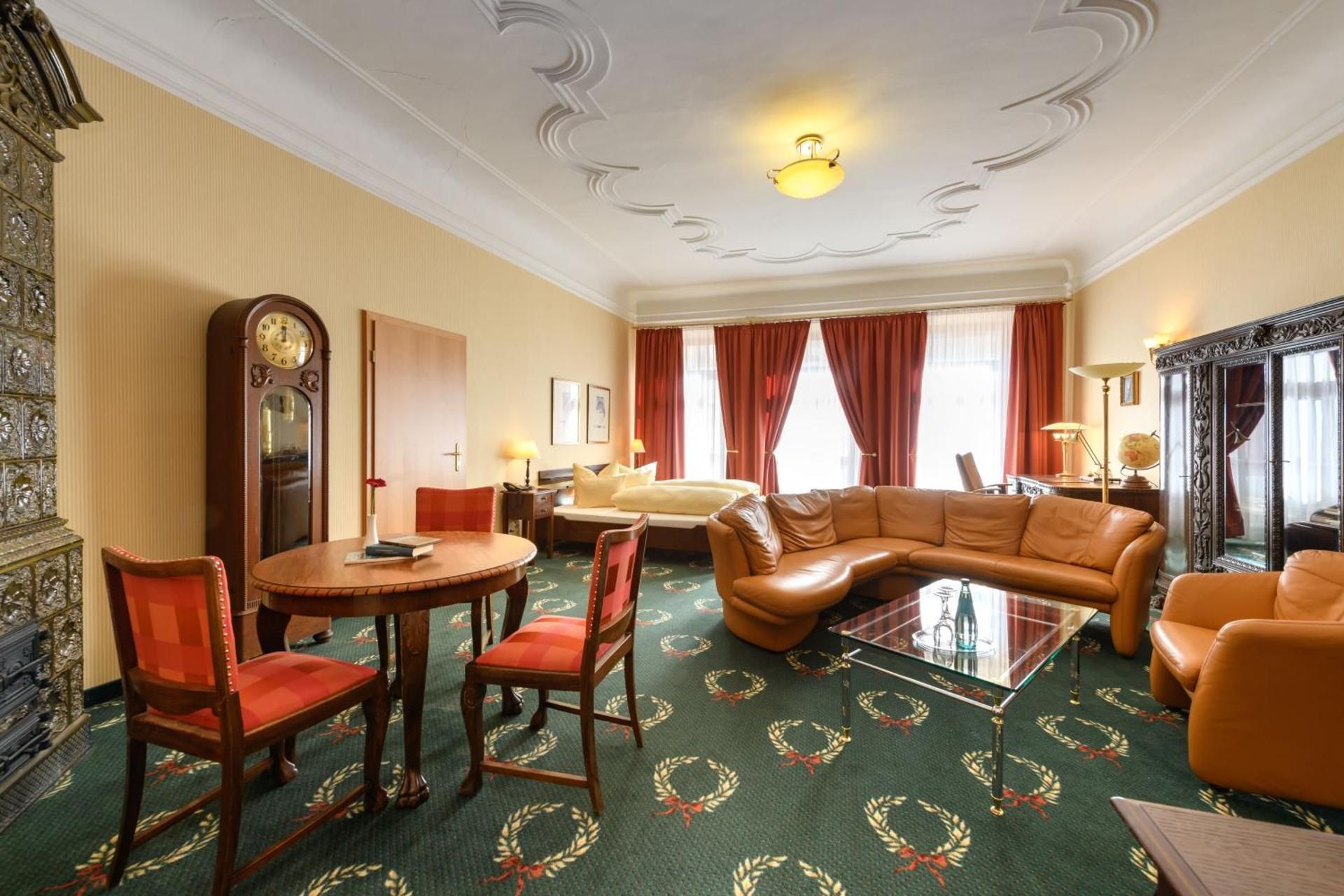 Deluxe Suite