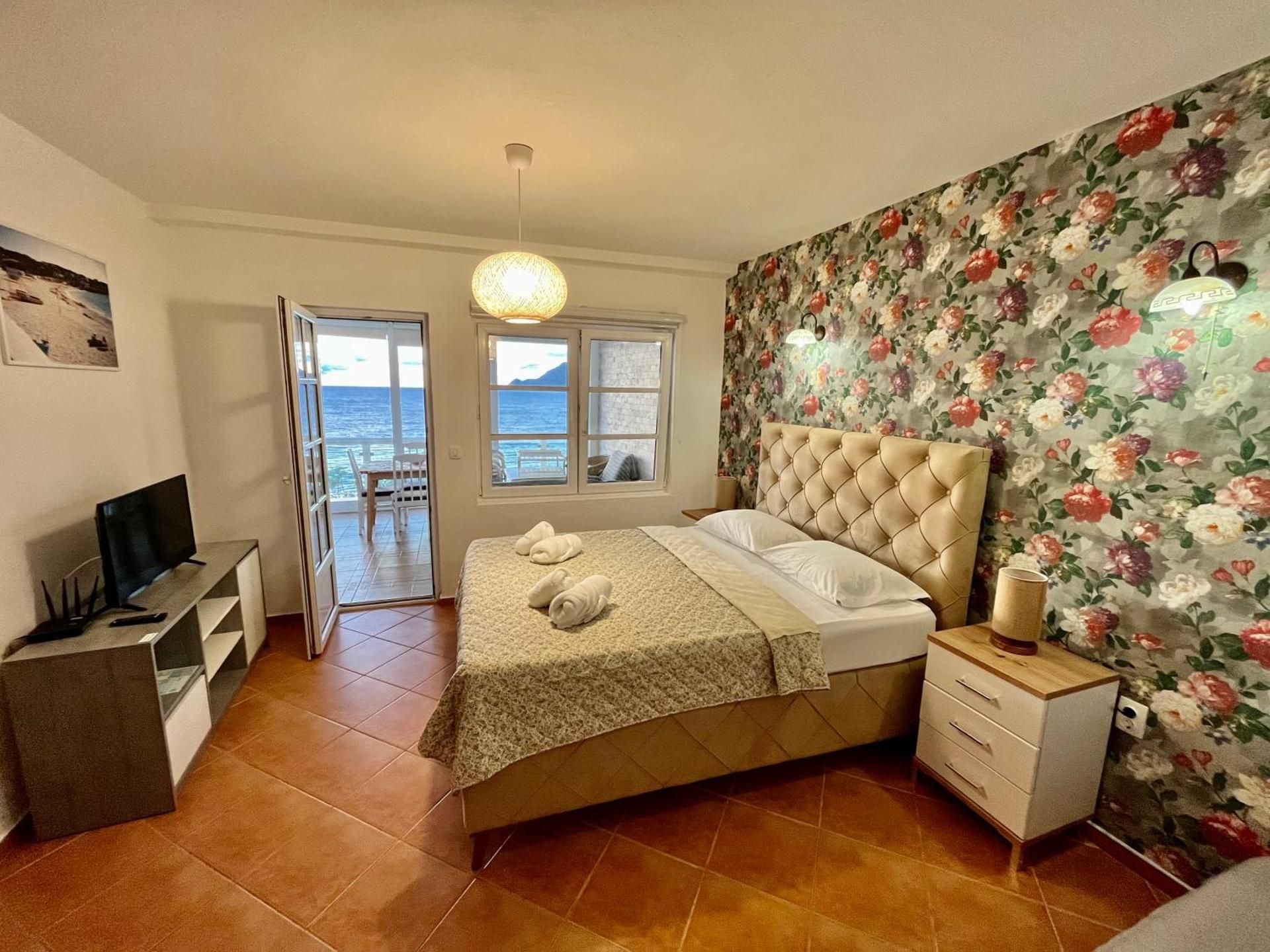 One-Bedroom Apartment with Sea View