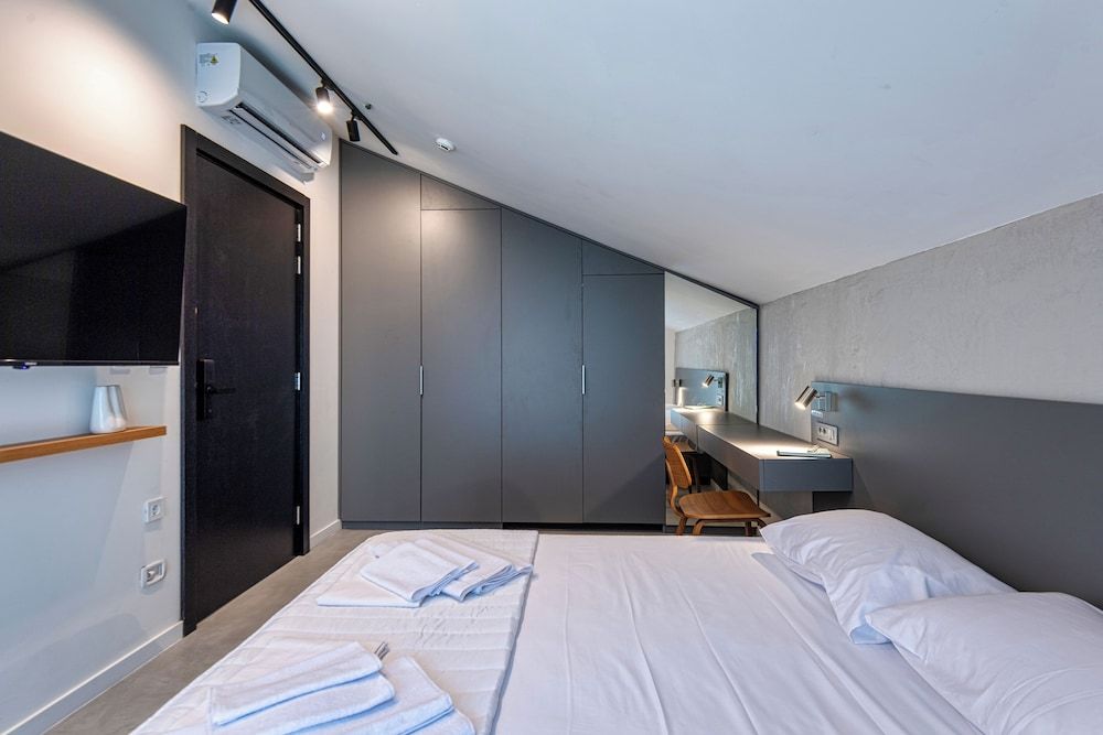 Lucciola Boutique Rooms Standard Double Room 4